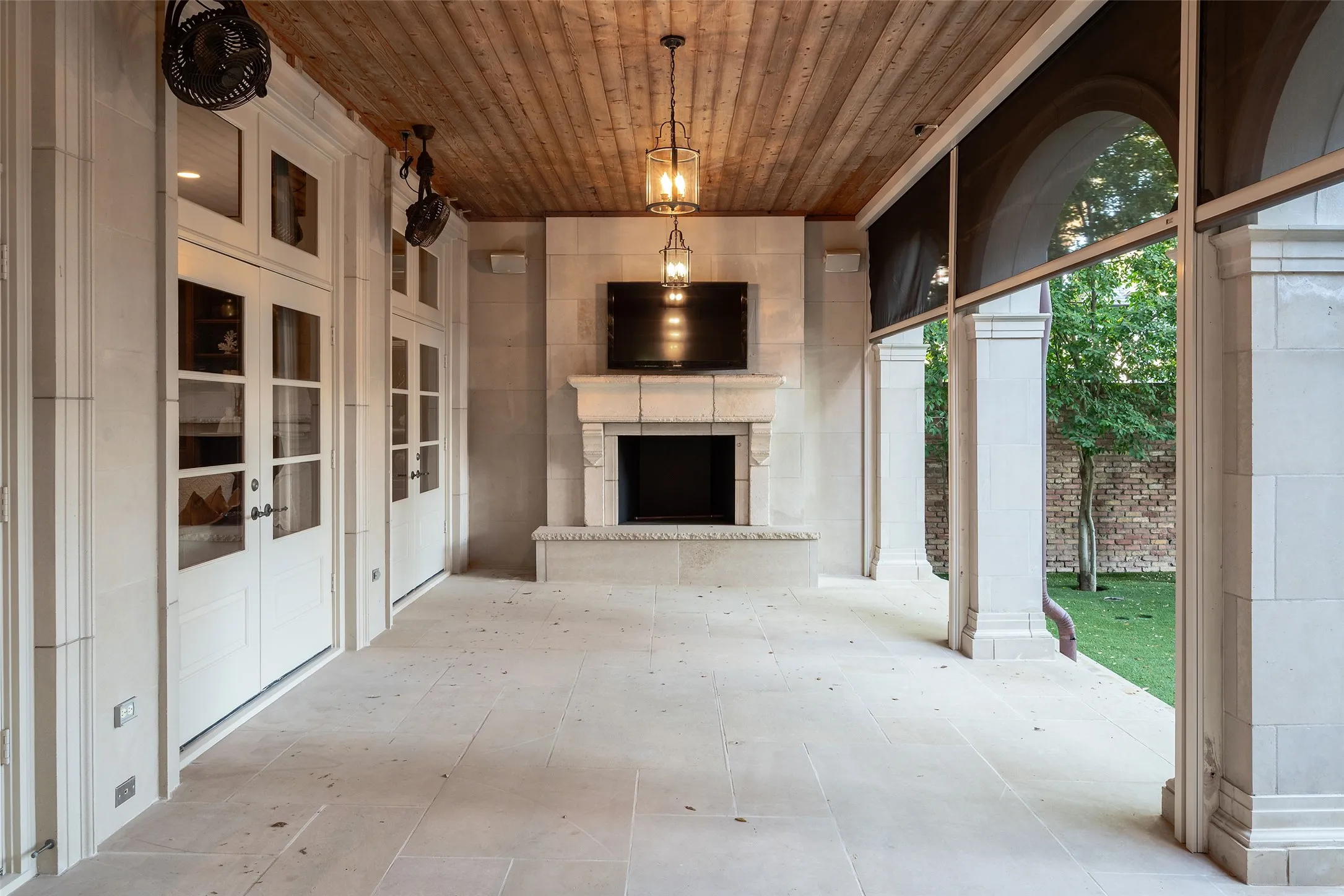 Single Family Residence For Sale in Dallas County , 3517 Lexington Avenue, Highland Park, Texas 75205, 5 Bedroom, 10 Bathroom, 3 Garage spaces, 13,932 Sqft, built in 2007, mls#21362638, Real Estate Agent in Highland Park, Homes For Sale in Dallas county, Homes For Sale in Highland Park, Realtor in Highland Park Texas, Real Estate Brokerage Independent Realty Texas, Luminita Cordes Realtor
