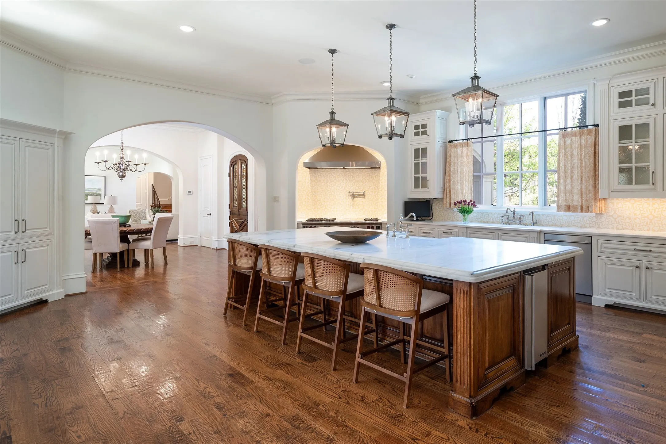 Single Family Residence For Sale in Dallas County , 3517 Lexington Avenue, Highland Park, Texas 75205, 5 Bedroom, 10 Bathroom, 3 Garage spaces, 13,932 Sqft, built in 2007, mls#21362638, Real Estate Agent in Highland Park, Homes For Sale in Dallas county, Homes For Sale in Highland Park, Realtor in Highland Park Texas, Real Estate Brokerage Independent Realty Texas, Luminita Cordes Realtor