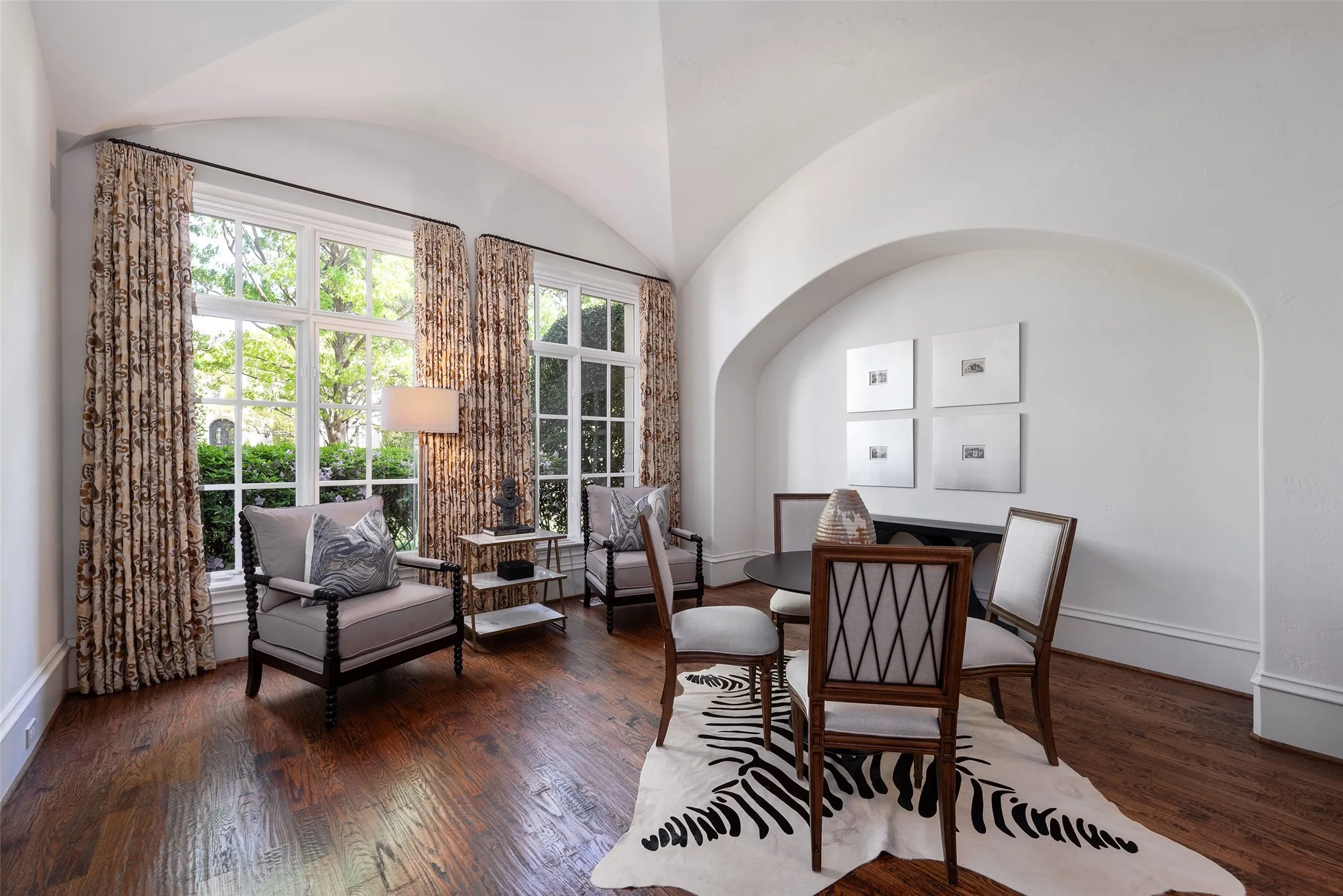 Single Family Residence For Sale in Dallas County , 3517 Lexington Avenue, Highland Park, Texas 75205, 5 Bedroom, 10 Bathroom, 3 Garage spaces, 13,932 Sqft, built in 2007, mls#21362638, Real Estate Agent in Highland Park, Homes For Sale in Dallas county, Homes For Sale in Highland Park, Realtor in Highland Park Texas, Real Estate Brokerage Independent Realty Texas, Luminita Cordes Realtor