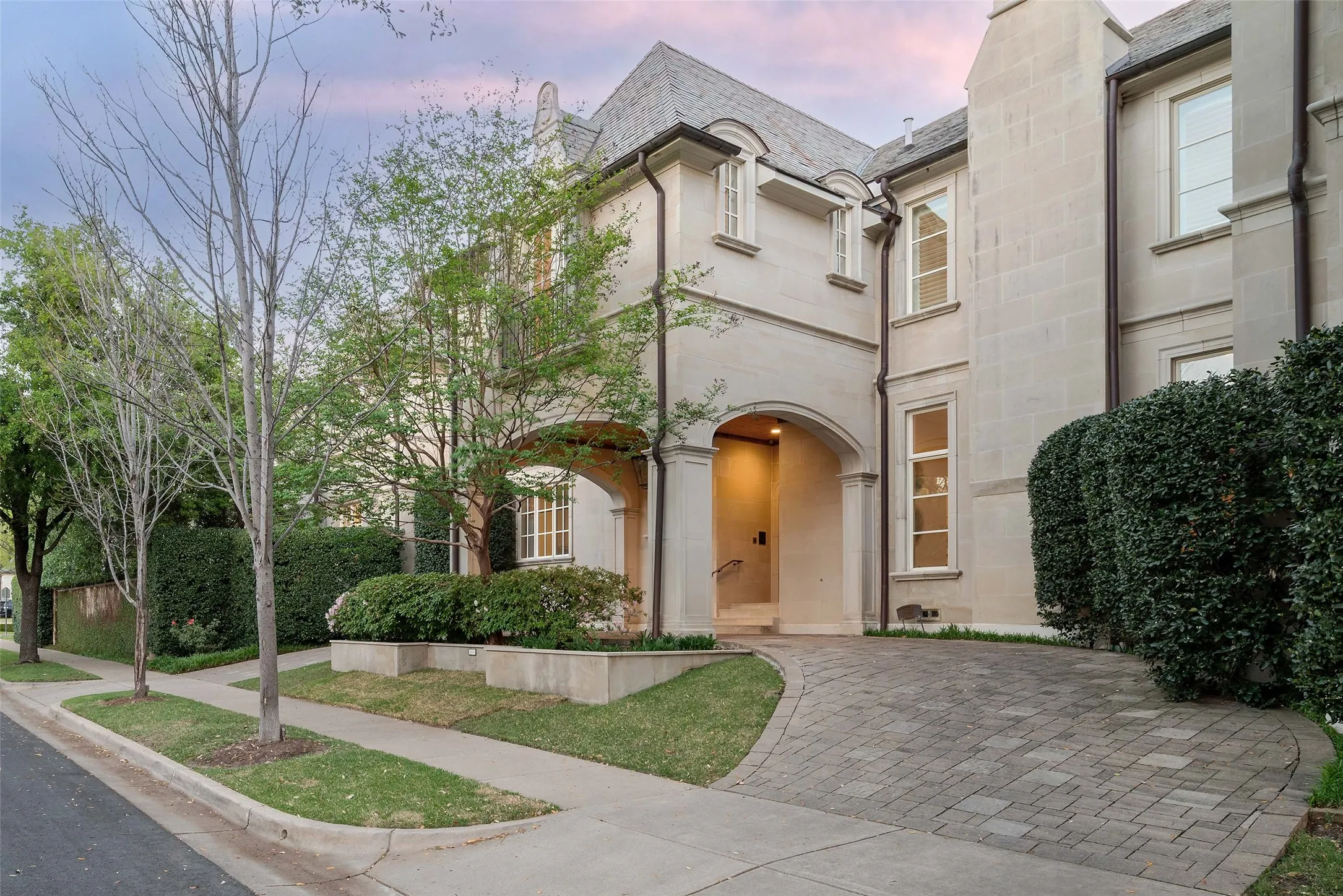 Single Family Residence For Sale in Dallas County , 3517 Lexington Avenue, Highland Park, Texas 75205, 5 Bedroom, 10 Bathroom, 3 Garage spaces, 13,932 Sqft, built in 2007, mls#21362638, Real Estate Agent in Highland Park, Homes For Sale in Dallas county, Homes For Sale in Highland Park, Realtor in Highland Park Texas, Real Estate Brokerage Independent Realty Texas, Luminita Cordes Realtor
