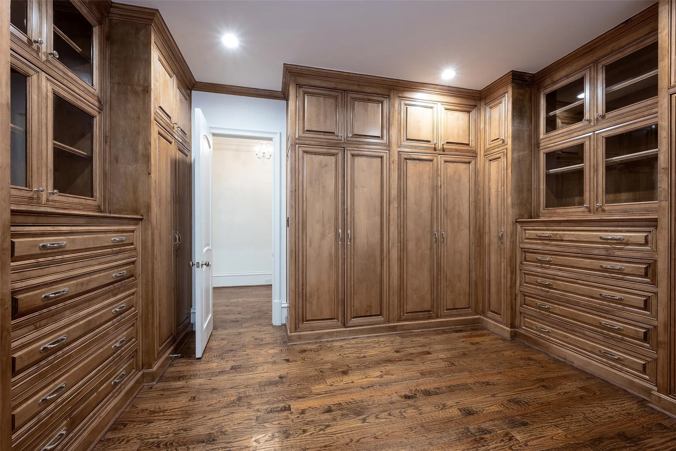 Single Family Residence For Sale in Dallas County , 3517 Lexington Avenue, Highland Park, Texas 75205, 5 Bedroom, 10 Bathroom, 3 Garage spaces, 13,932 Sqft, built in 2007, mls#21362638, Real Estate Agent in Highland Park, Homes For Sale in Dallas county, Homes For Sale in Highland Park, Realtor in Highland Park Texas, Real Estate Brokerage Independent Realty Texas, Luminita Cordes Realtor