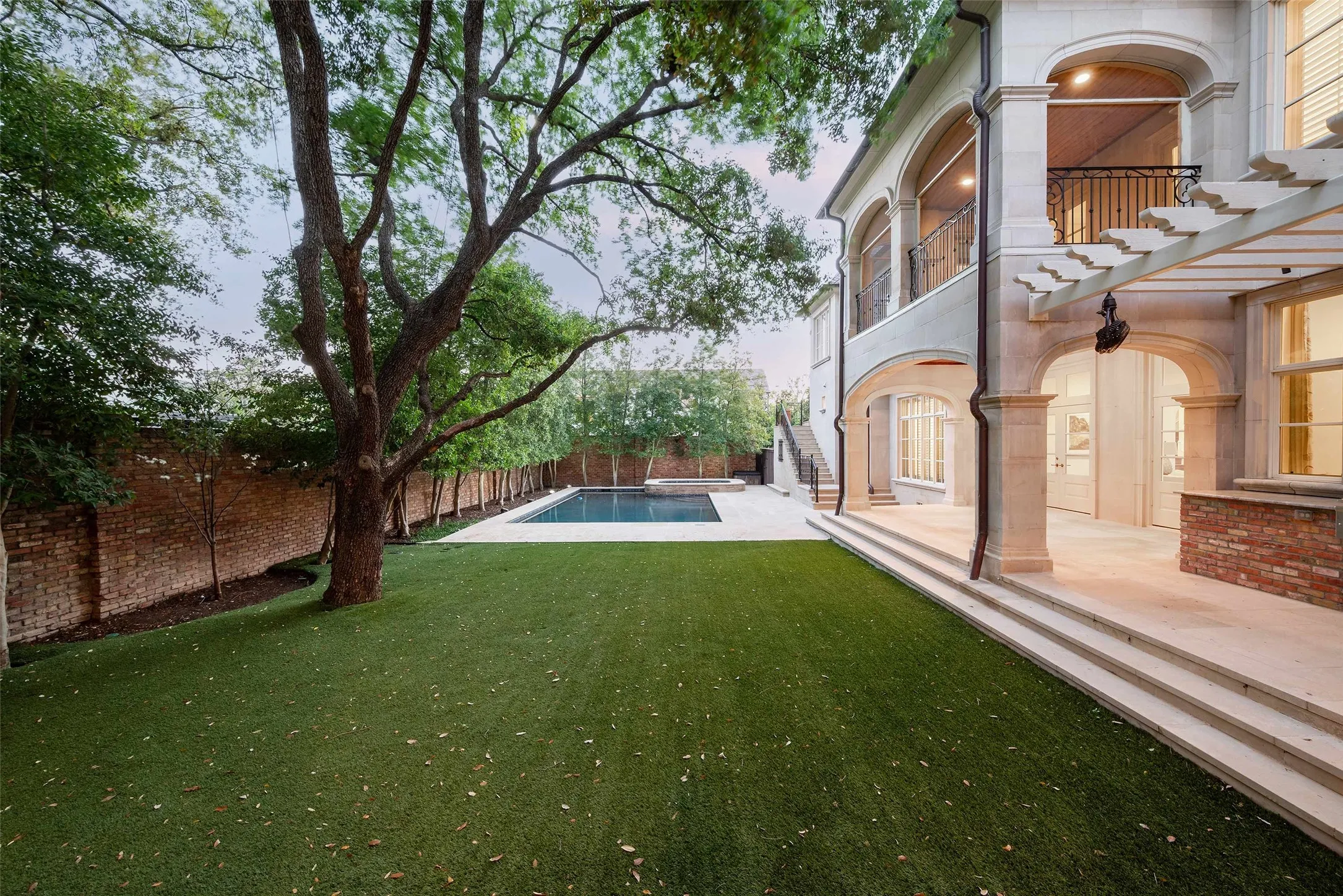 Single Family Residence For Sale in Dallas County , 3517 Lexington Avenue, Highland Park, Texas 75205, 5 Bedroom, 10 Bathroom, 3 Garage spaces, 13,932 Sqft, built in 2007, mls#21362638, Real Estate Agent in Highland Park, Homes For Sale in Dallas county, Homes For Sale in Highland Park, Realtor in Highland Park Texas, Real Estate Brokerage Independent Realty Texas, Luminita Cordes Realtor