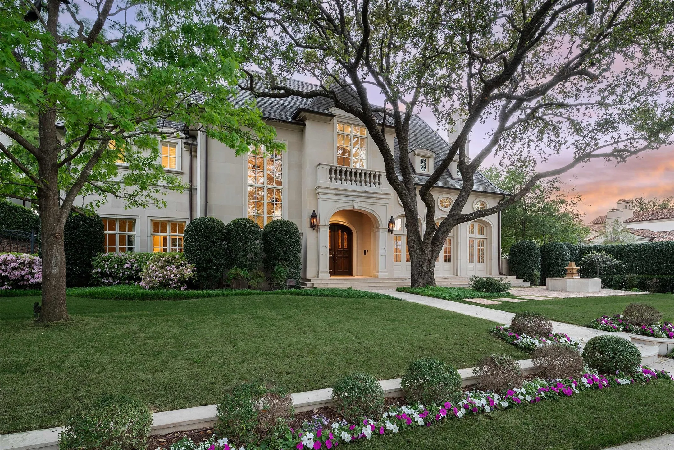 Single Family Residence For Sale in Dallas County , 3517 Lexington Avenue, Highland Park, Texas 75205, 5 Bedroom, 10 Bathroom, 3 Garage spaces, 13,932 Sqft, built in 2007, mls#21362638, Real Estate Agent in Highland Park, Homes For Sale in Dallas county, Homes For Sale in Highland Park, Realtor in Highland Park Texas, Real Estate Brokerage Independent Realty Texas, Luminita Cordes Realtor