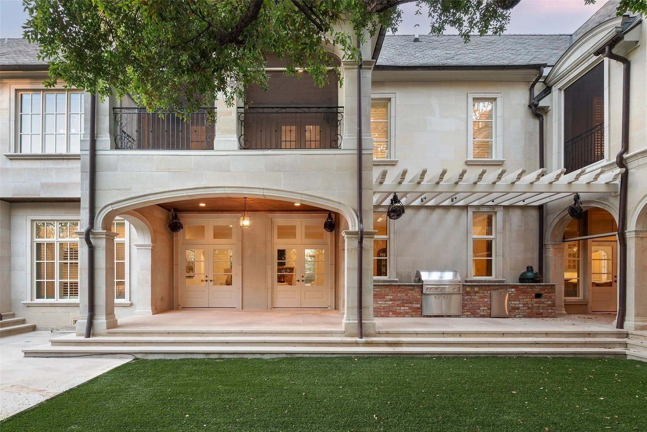 Single Family Residence For Sale in Dallas County , 3517 Lexington Avenue, Highland Park, Texas 75205, 5 Bedroom, 10 Bathroom, 3 Garage spaces, 13,932 Sqft, built in 2007, mls#21362638, Real Estate Agent in Highland Park, Homes For Sale in Dallas county, Homes For Sale in Highland Park, Realtor in Highland Park Texas, Real Estate Brokerage Independent Realty Texas, Luminita Cordes Realtor