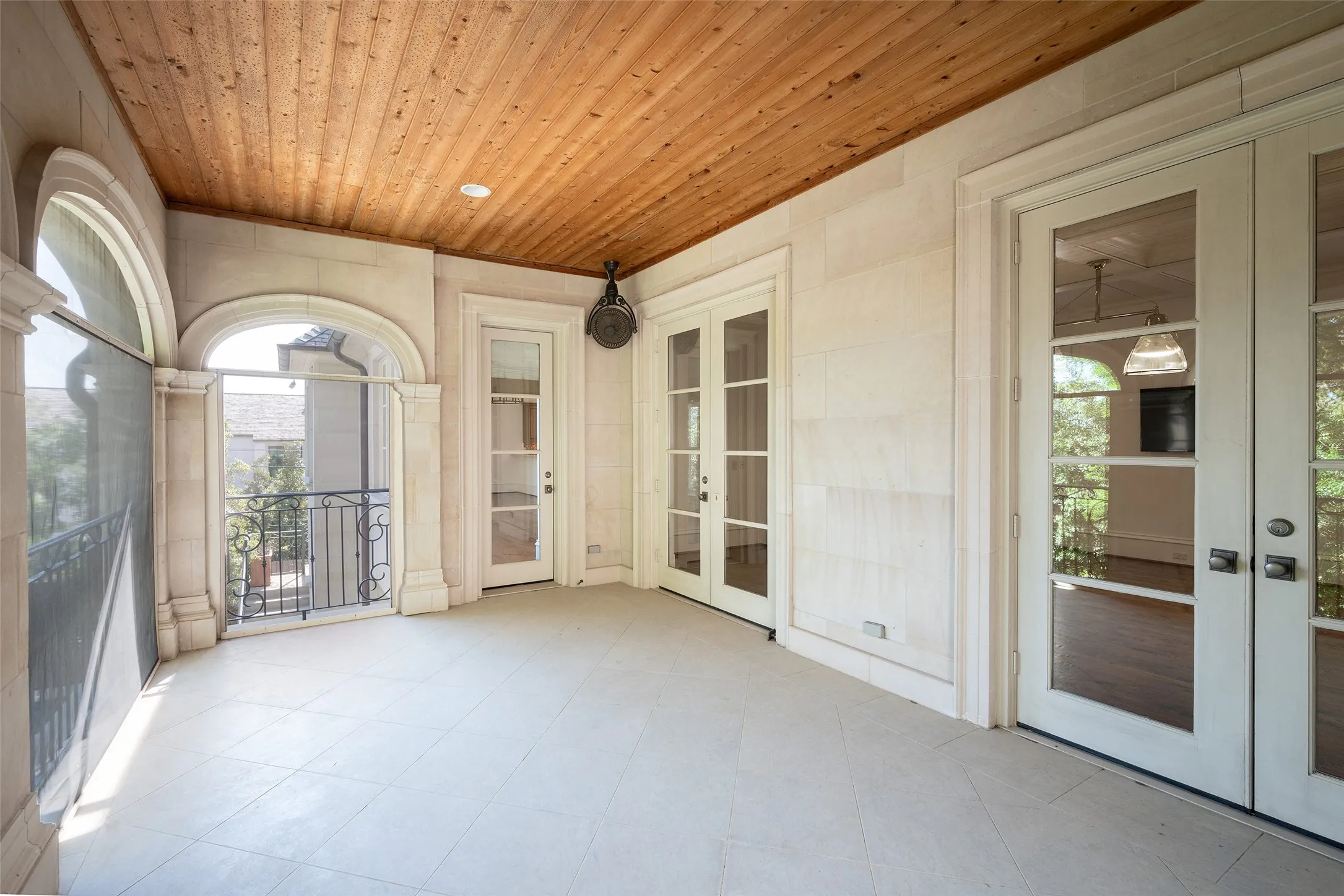Single Family Residence For Sale in Dallas County , 3517 Lexington Avenue, Highland Park, Texas 75205, 5 Bedroom, 10 Bathroom, 3 Garage spaces, 13,932 Sqft, built in 2007, mls#21362638, Real Estate Agent in Highland Park, Homes For Sale in Dallas county, Homes For Sale in Highland Park, Realtor in Highland Park Texas, Real Estate Brokerage Independent Realty Texas, Luminita Cordes Realtor