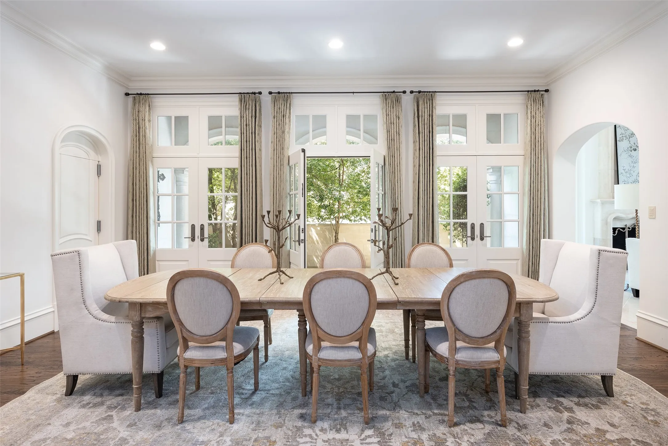 Single Family Residence For Sale in Dallas County , 3517 Lexington Avenue, Highland Park, Texas 75205, 5 Bedroom, 10 Bathroom, 3 Garage spaces, 13,932 Sqft, built in 2007, mls#21362638, Real Estate Agent in Highland Park, Homes For Sale in Dallas county, Homes For Sale in Highland Park, Realtor in Highland Park Texas, Real Estate Brokerage Independent Realty Texas, Luminita Cordes Realtor
