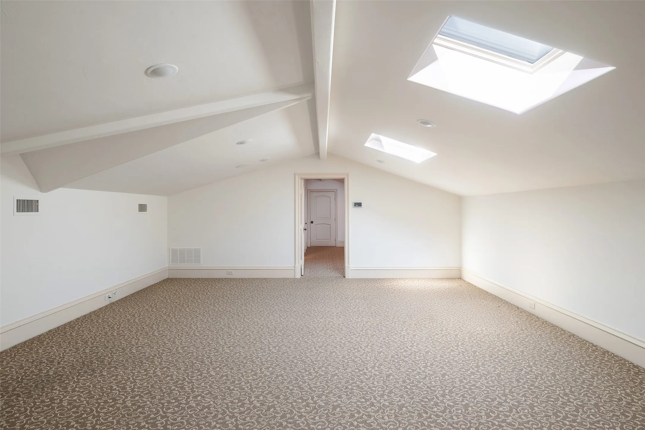 Single Family Residence For Sale in Dallas County , 3517 Lexington Avenue, Highland Park, Texas 75205, 5 Bedroom, 10 Bathroom, 3 Garage spaces, 13,932 Sqft, built in 2007, mls#21362638, Real Estate Agent in Highland Park, Homes For Sale in Dallas county, Homes For Sale in Highland Park, Realtor in Highland Park Texas, Real Estate Brokerage Independent Realty Texas, Luminita Cordes Realtor