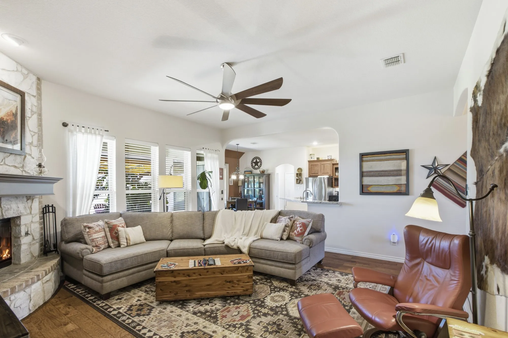 Single Family Residence For Sale in Hunt County , 4055 Hackberry Circle, Caddo Mills, Texas 75135, 4 Bedroom, 4 Bathroom, 2 Garage spaces, 3,020 Sqft, built in 2014, mls#21359089, Real Estate Agent in Caddo Mills, Homes For Sale in Hunt county, Homes For Sale in Caddo Mills, Realtor in Caddo Mills Texas, Real Estate Brokerage Independent Realty Texas, Luminita Cordes Realtor