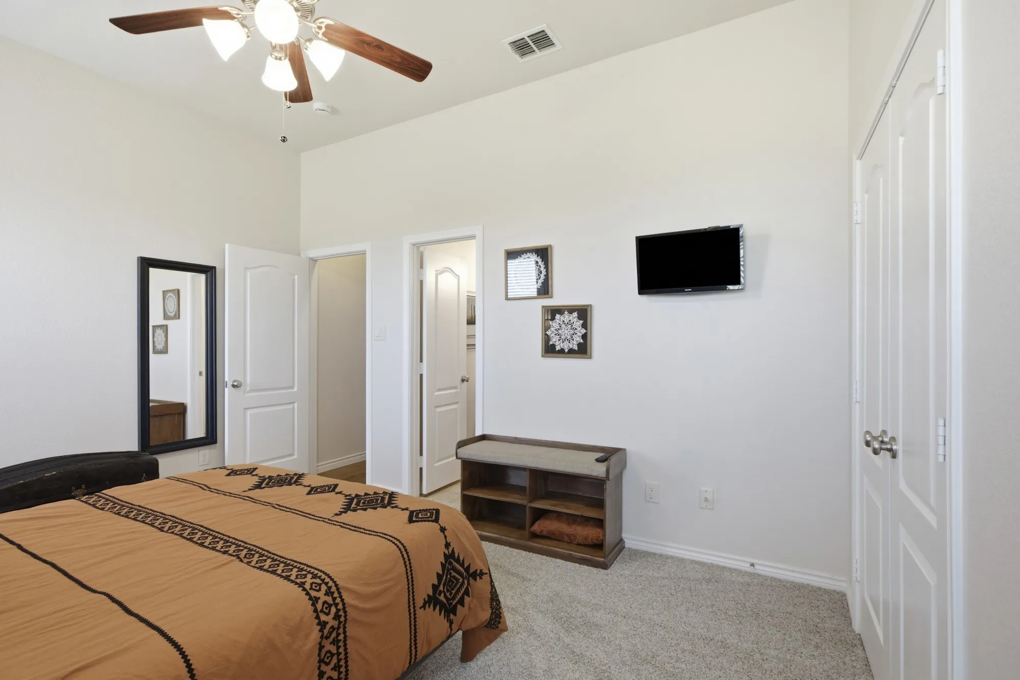 Single Family Residence For Sale in Hunt County , 4055 Hackberry Circle, Caddo Mills, Texas 75135, 4 Bedroom, 4 Bathroom, 2 Garage spaces, 3,020 Sqft, built in 2014, mls#21359089, Real Estate Agent in Caddo Mills, Homes For Sale in Hunt county, Homes For Sale in Caddo Mills, Realtor in Caddo Mills Texas, Real Estate Brokerage Independent Realty Texas, Luminita Cordes Realtor