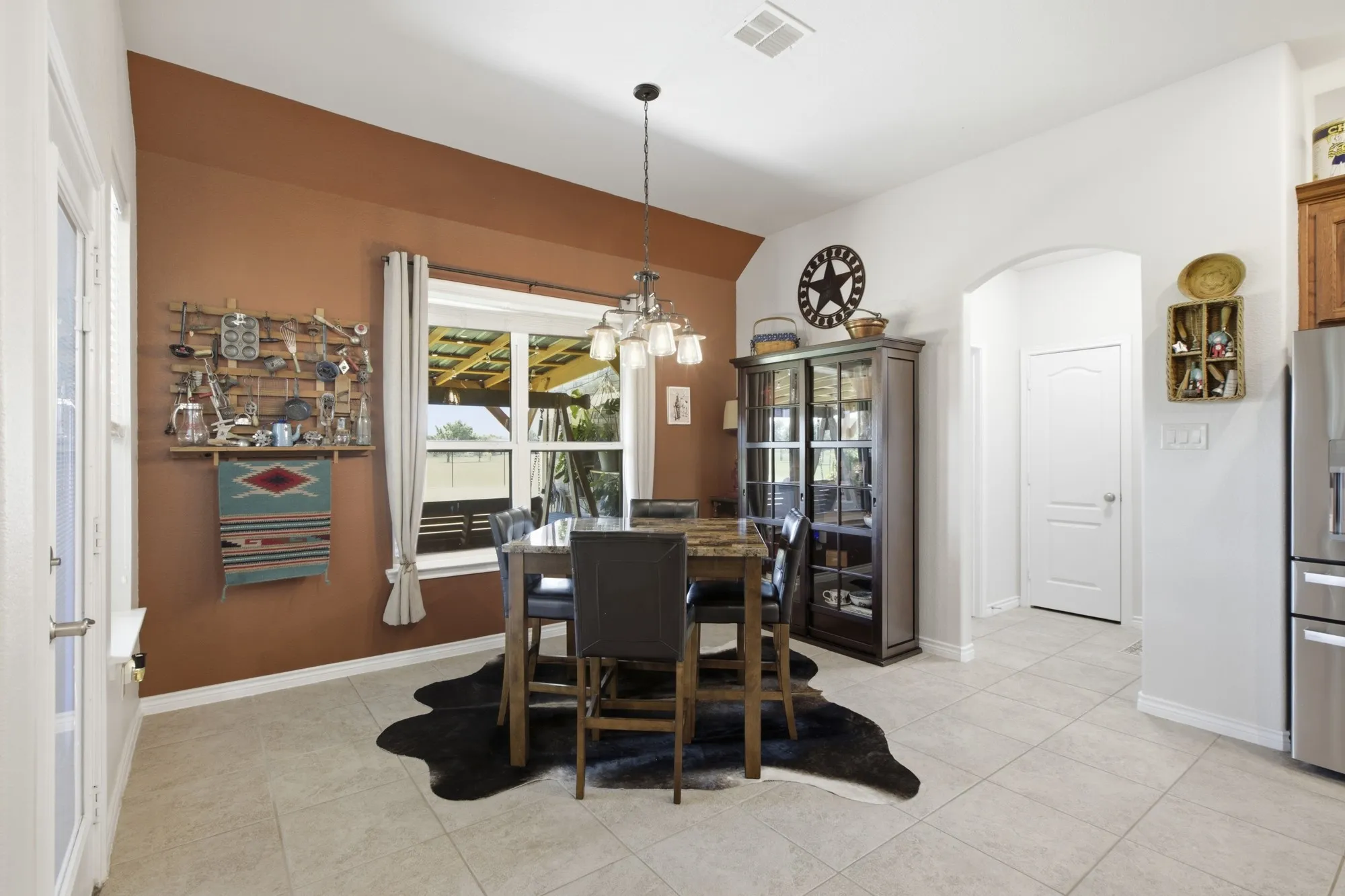 Single Family Residence For Sale in Hunt County , 4055 Hackberry Circle, Caddo Mills, Texas 75135, 4 Bedroom, 4 Bathroom, 2 Garage spaces, 3,020 Sqft, built in 2014, mls#21359089, Real Estate Agent in Caddo Mills, Homes For Sale in Hunt county, Homes For Sale in Caddo Mills, Realtor in Caddo Mills Texas, Real Estate Brokerage Independent Realty Texas, Luminita Cordes Realtor