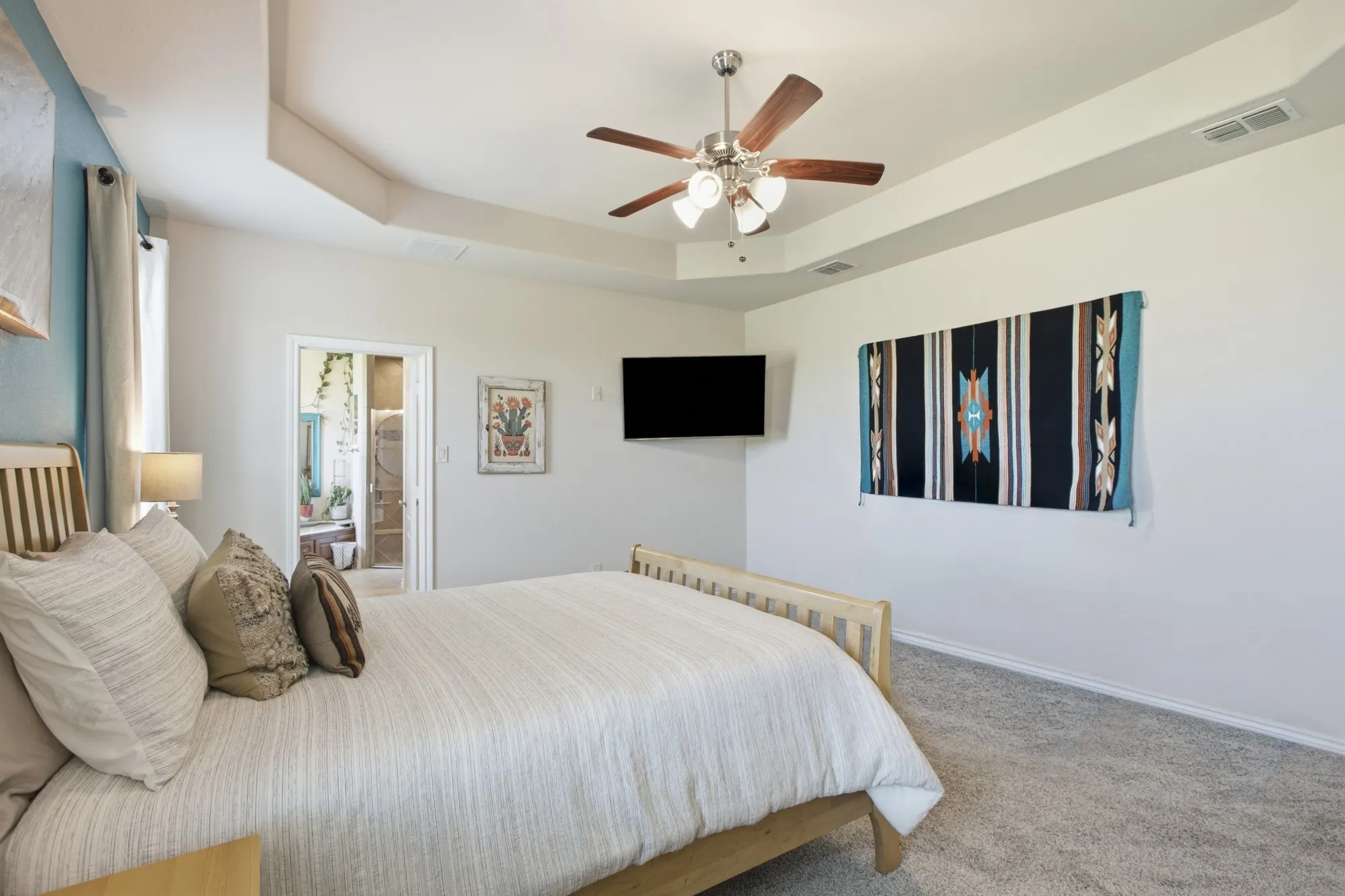 Single Family Residence For Sale in Hunt County , 4055 Hackberry Circle, Caddo Mills, Texas 75135, 4 Bedroom, 4 Bathroom, 2 Garage spaces, 3,020 Sqft, built in 2014, mls#21359089, Real Estate Agent in Caddo Mills, Homes For Sale in Hunt county, Homes For Sale in Caddo Mills, Realtor in Caddo Mills Texas, Real Estate Brokerage Independent Realty Texas, Luminita Cordes Realtor