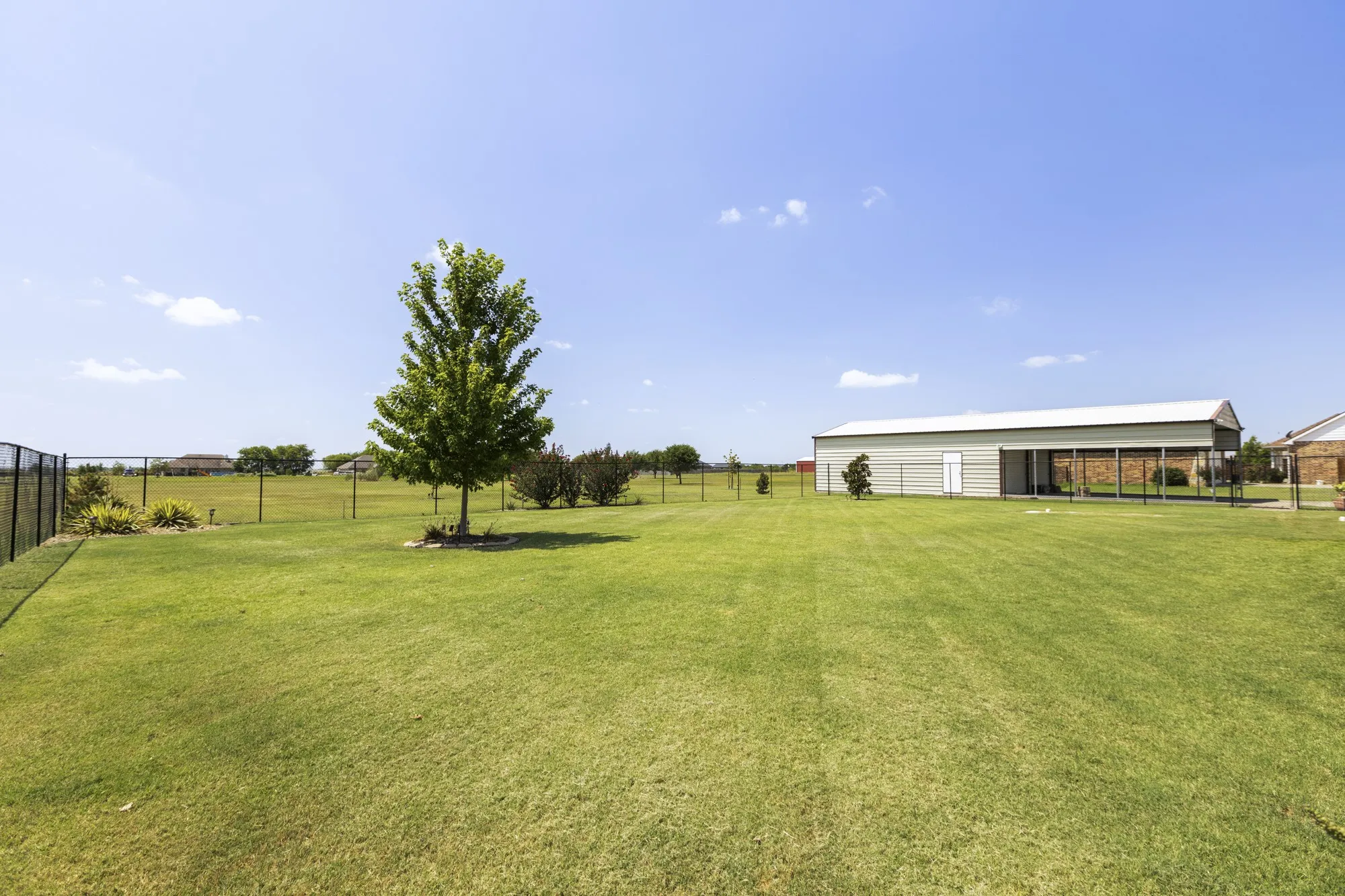 Single Family Residence For Sale in Hunt County , 4055 Hackberry Circle, Caddo Mills, Texas 75135, 4 Bedroom, 4 Bathroom, 2 Garage spaces, 3,020 Sqft, built in 2014, mls#21359089, Real Estate Agent in Caddo Mills, Homes For Sale in Hunt county, Homes For Sale in Caddo Mills, Realtor in Caddo Mills Texas, Real Estate Brokerage Independent Realty Texas, Luminita Cordes Realtor