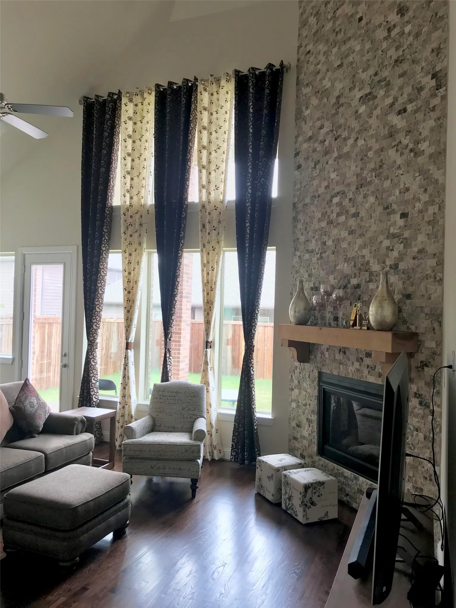 Single Family Residence For Rent in Collin County , 7613 Choctaw Lane, Mc Kinney, Texas 75070, 4 Bedroom, 3 Bathroom, 2 Garage spaces, 3,289 Sqft, built in 2017, Price $3,499, mls#21362642, Real Estate Agent in Mc Kinney, Homes For Rent in Collin county, Homes For Rent in Mc Kinney, Realtor in Mc Kinney Texas, Real Estate Brokerage Independent Realty Texas, Luminita Cordes Realtor