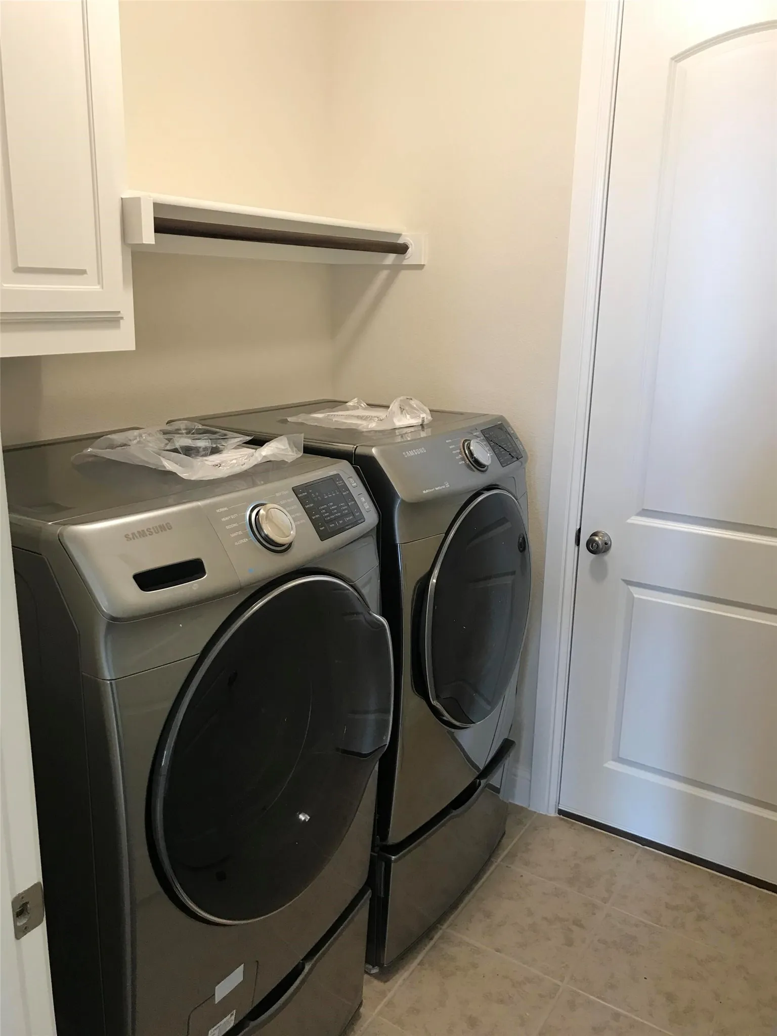 Single Family Residence For Rent in Collin County , 7613 Choctaw Lane, Mc Kinney, Texas 75070, 4 Bedroom, 3 Bathroom, 2 Garage spaces, 3,289 Sqft, built in 2017, Price $3,499, mls#21362642, Real Estate Agent in Mc Kinney, Homes For Rent in Collin county, Homes For Rent in Mc Kinney, Realtor in Mc Kinney Texas, Real Estate Brokerage Independent Realty Texas, Luminita Cordes Realtor
