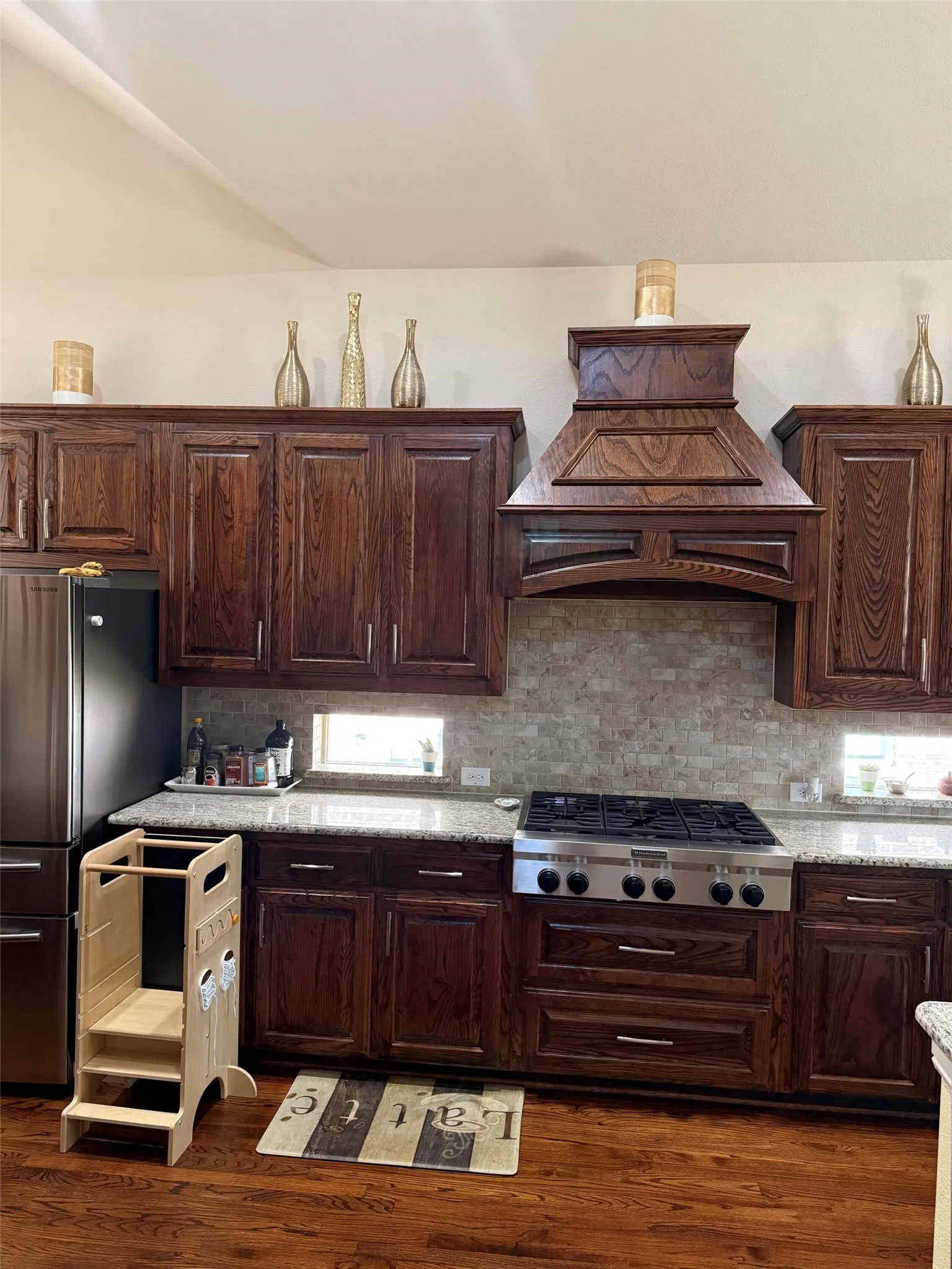 Single Family Residence For Rent in Collin County , 7613 Choctaw Lane, Mc Kinney, Texas 75070, 4 Bedroom, 3 Bathroom, 2 Garage spaces, 3,289 Sqft, built in 2017, Price $3,499, mls#21362642, Real Estate Agent in Mc Kinney, Homes For Rent in Collin county, Homes For Rent in Mc Kinney, Realtor in Mc Kinney Texas, Real Estate Brokerage Independent Realty Texas, Luminita Cordes Realtor