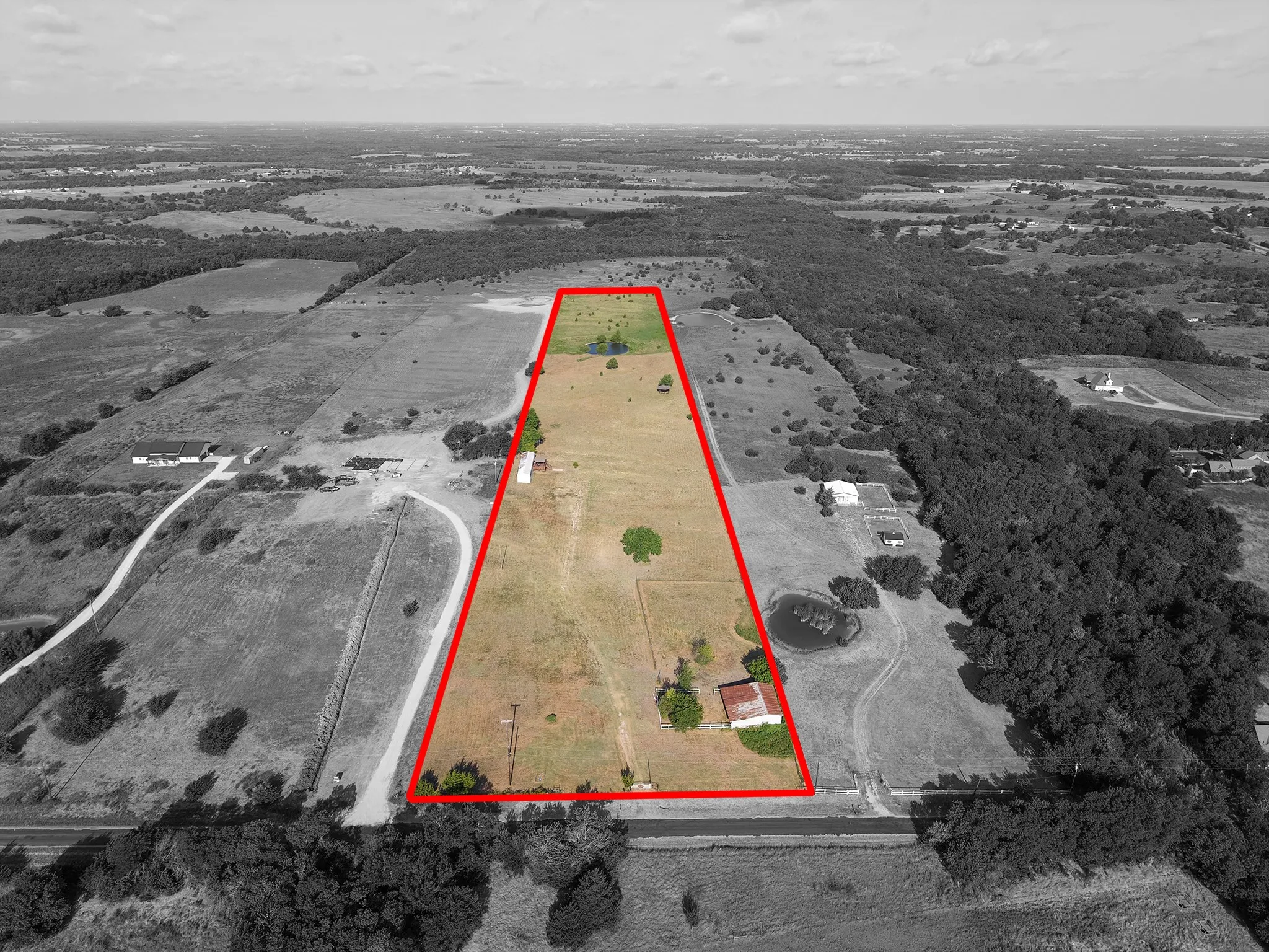 Mobile Home For Sale in Hunt County , 5634 County Road 1094, Celeste, Texas 75423, 2 Bedroom, 2 Bathroom, Garage spaces, 1,178 Sqft, built in 1995, Price $465,000, mls#21361746, Real Estate Agent in Celeste, Homes For Sale in Hunt county, Homes For Sale in Celeste, Realtor in Celeste Texas, Real Estate Brokerage Independent Realty Texas, Luminita Cordes Realtor