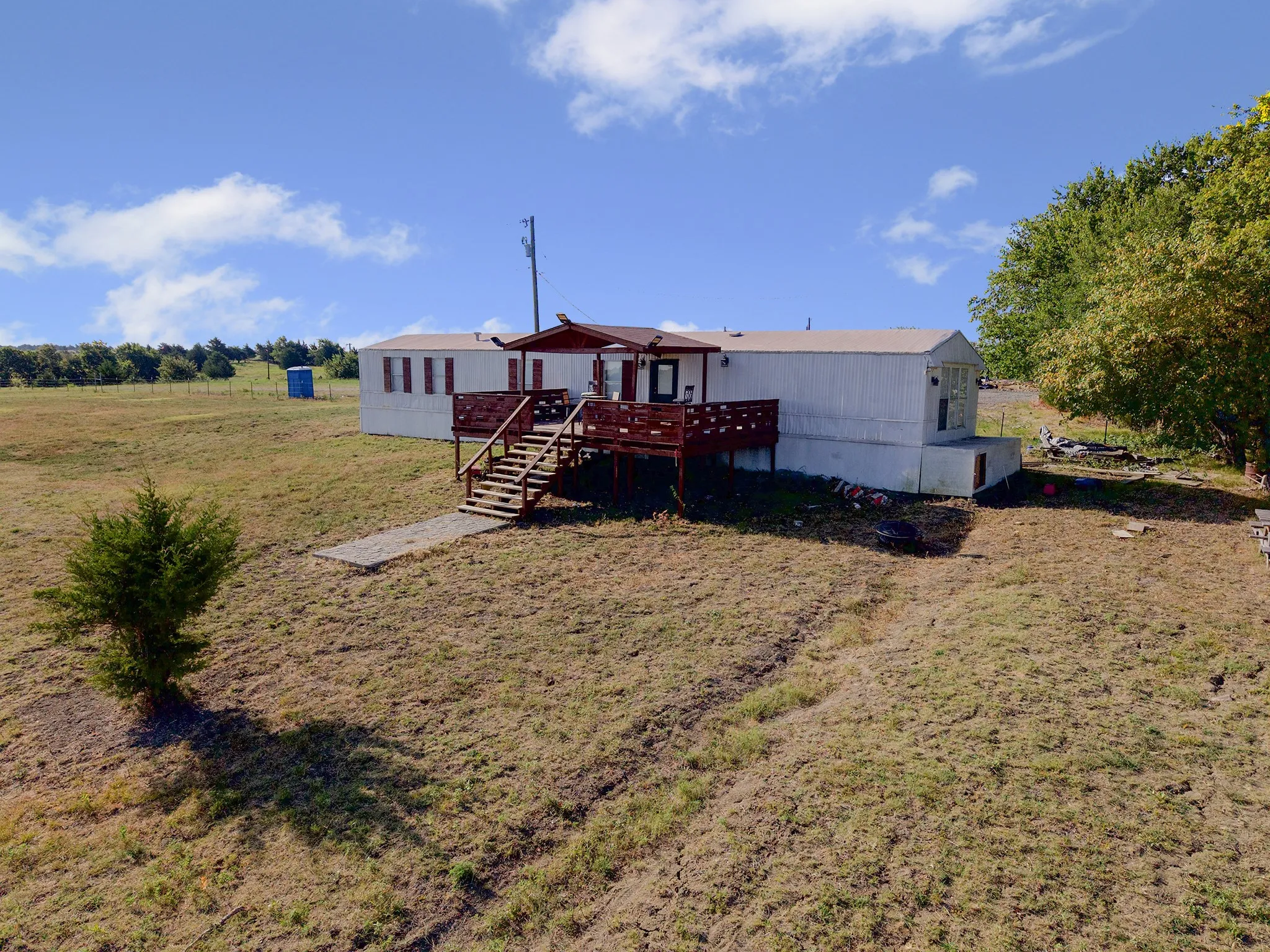 Mobile Home For Sale in Hunt County , 5634 County Road 1094, Celeste, Texas 75423, 2 Bedroom, 2 Bathroom, Garage spaces, 1,178 Sqft, built in 1995, Price $465,000, mls#21361746, Real Estate Agent in Celeste, Homes For Sale in Hunt county, Homes For Sale in Celeste, Realtor in Celeste Texas, Real Estate Brokerage Independent Realty Texas, Luminita Cordes Realtor