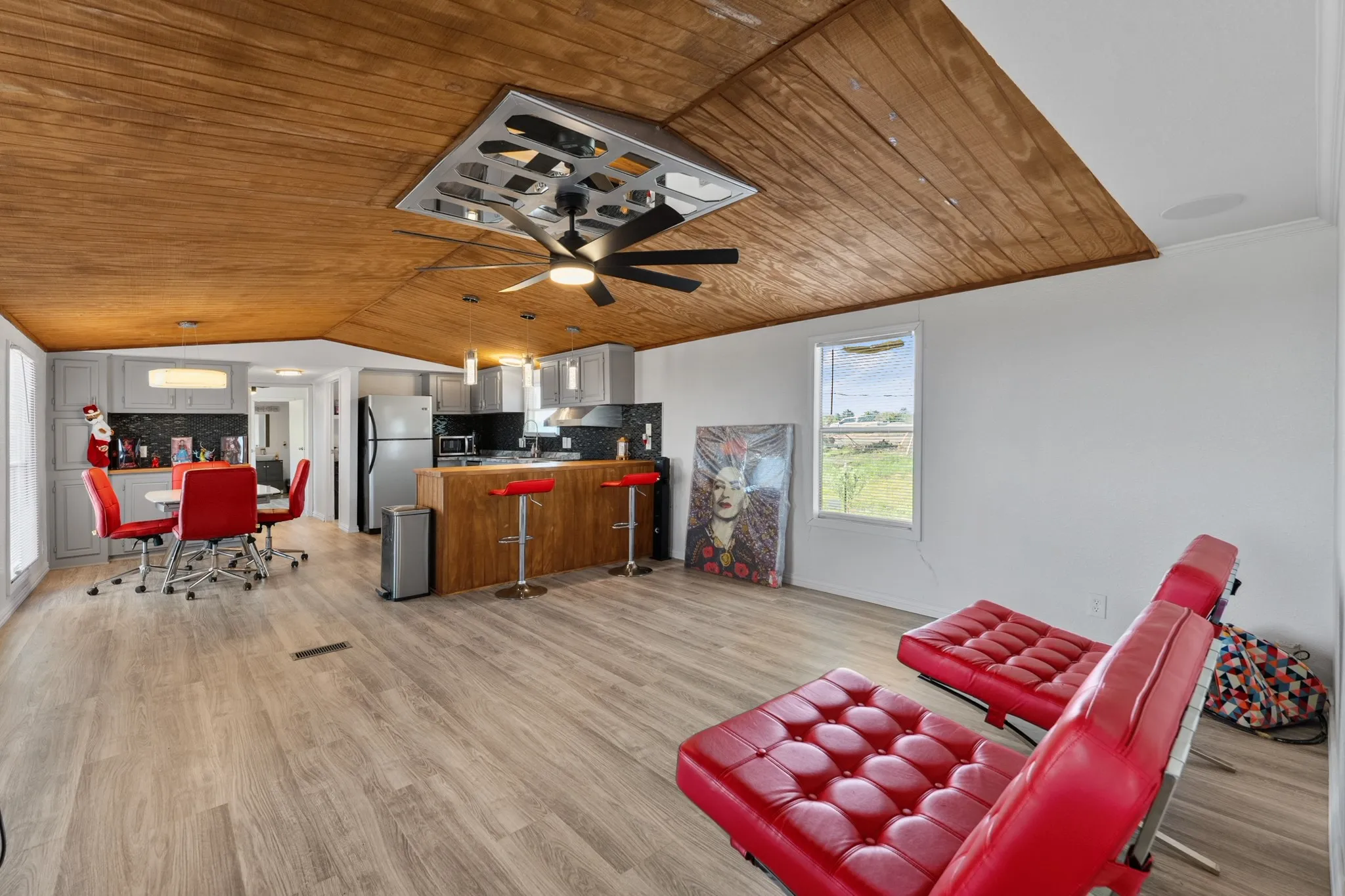 Mobile Home For Sale in Hunt County , 5634 County Road 1094, Celeste, Texas 75423, 2 Bedroom, 2 Bathroom, Garage spaces, 1,178 Sqft, built in 1995, Price $465,000, mls#21361746, Real Estate Agent in Celeste, Homes For Sale in Hunt county, Homes For Sale in Celeste, Realtor in Celeste Texas, Real Estate Brokerage Independent Realty Texas, Luminita Cordes Realtor