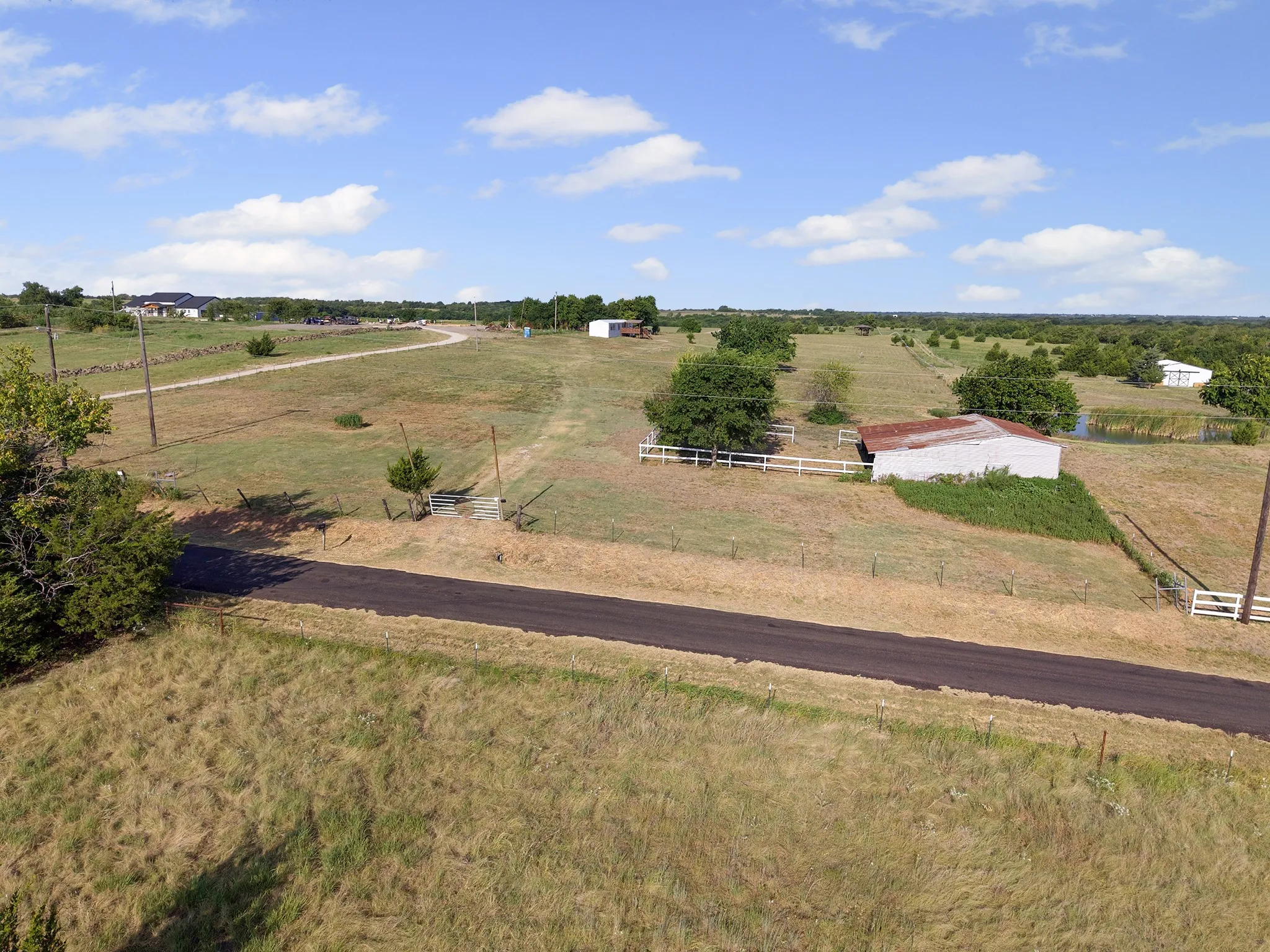 Mobile Home For Sale in Hunt County , 5634 County Road 1094, Celeste, Texas 75423, 2 Bedroom, 2 Bathroom, Garage spaces, 1,178 Sqft, built in 1995, Price $465,000, mls#21361746, Real Estate Agent in Celeste, Homes For Sale in Hunt county, Homes For Sale in Celeste, Realtor in Celeste Texas, Real Estate Brokerage Independent Realty Texas, Luminita Cordes Realtor