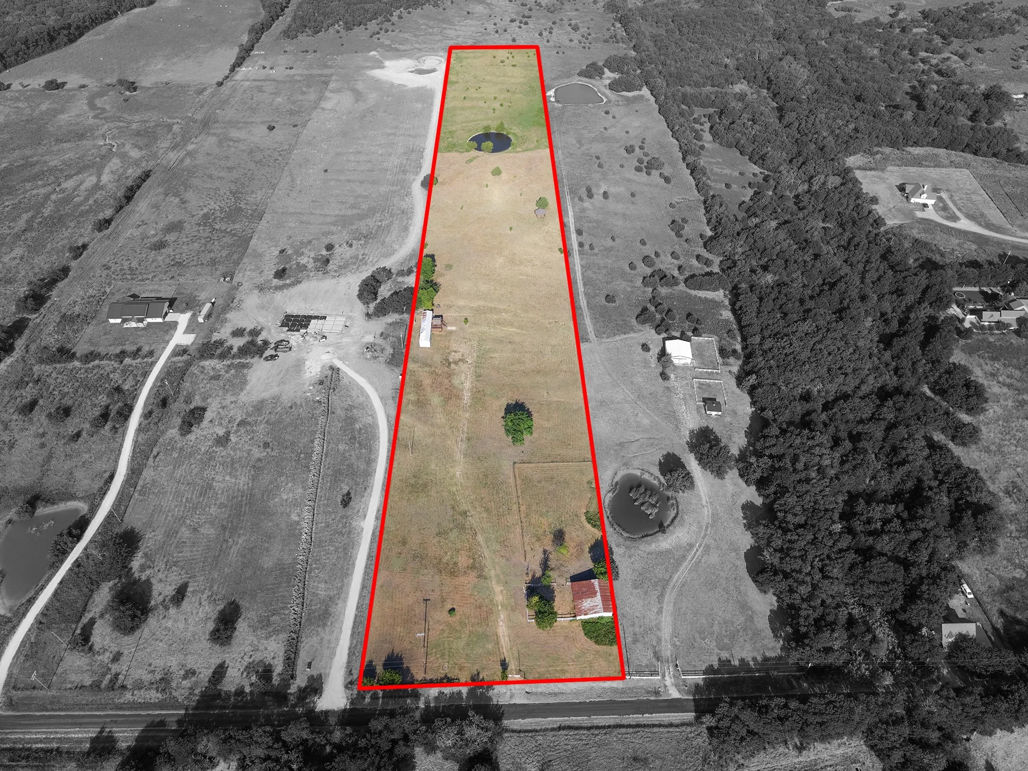 Mobile Home For Sale in Hunt County , 5634 County Road 1094, Celeste, Texas 75423, 2 Bedroom, 2 Bathroom, Garage spaces, 1,178 Sqft, built in 1995, Price $465,000, mls#21361746, Real Estate Agent in Celeste, Homes For Sale in Hunt county, Homes For Sale in Celeste, Realtor in Celeste Texas, Real Estate Brokerage Independent Realty Texas, Luminita Cordes Realtor