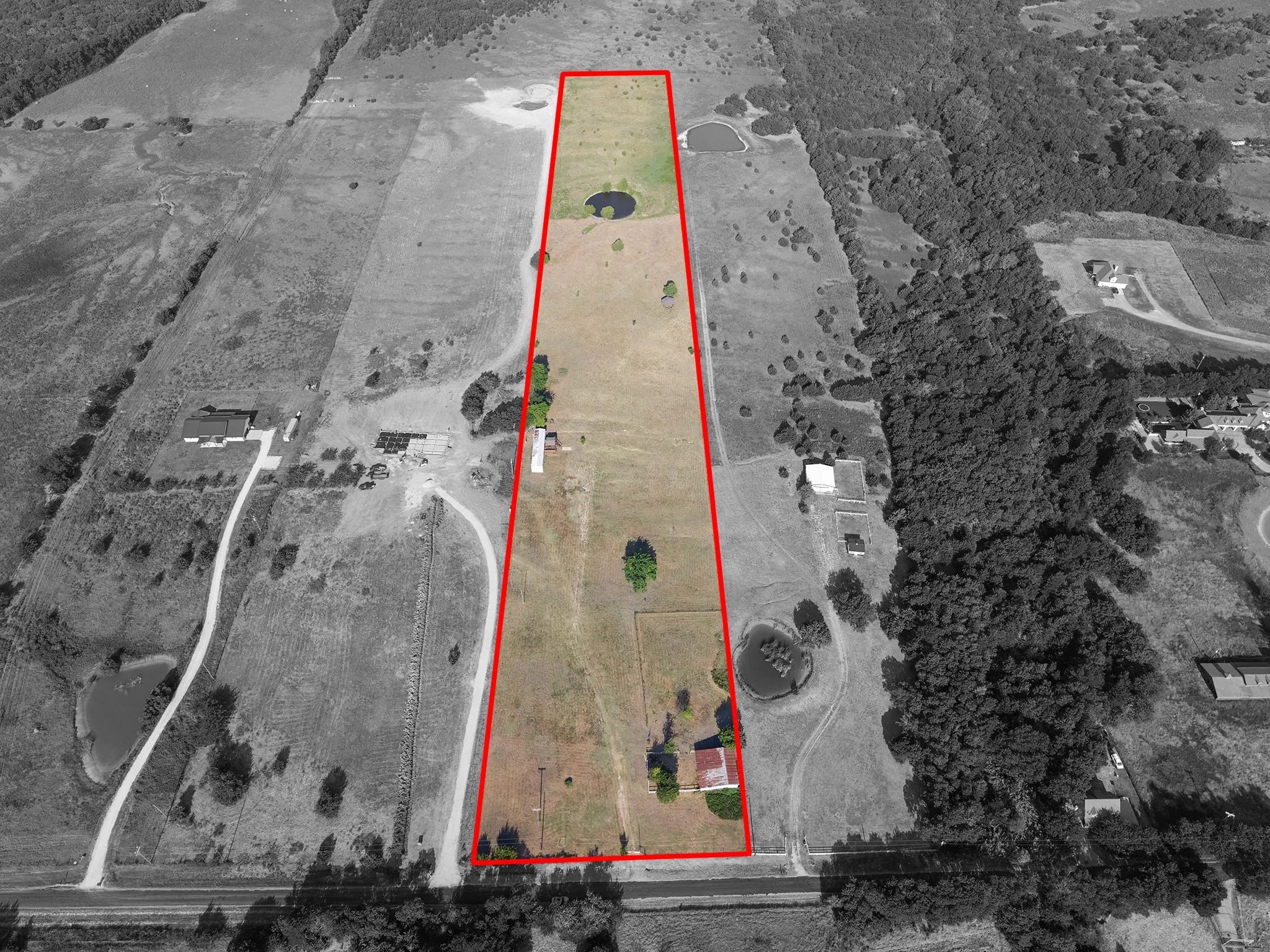 Mobile Home For Sale in Hunt County , 5634 County Road 1094, Celeste, Texas 75423, 2 Bedroom, 2 Bathroom, Garage spaces, 1,178 Sqft, built in 1995, Price $465,000, mls#21361746, Real Estate Agent in Celeste, Homes For Sale in Hunt county, Homes For Sale in Celeste, Realtor in Celeste Texas, Real Estate Brokerage Independent Realty Texas, Luminita Cordes Realtor