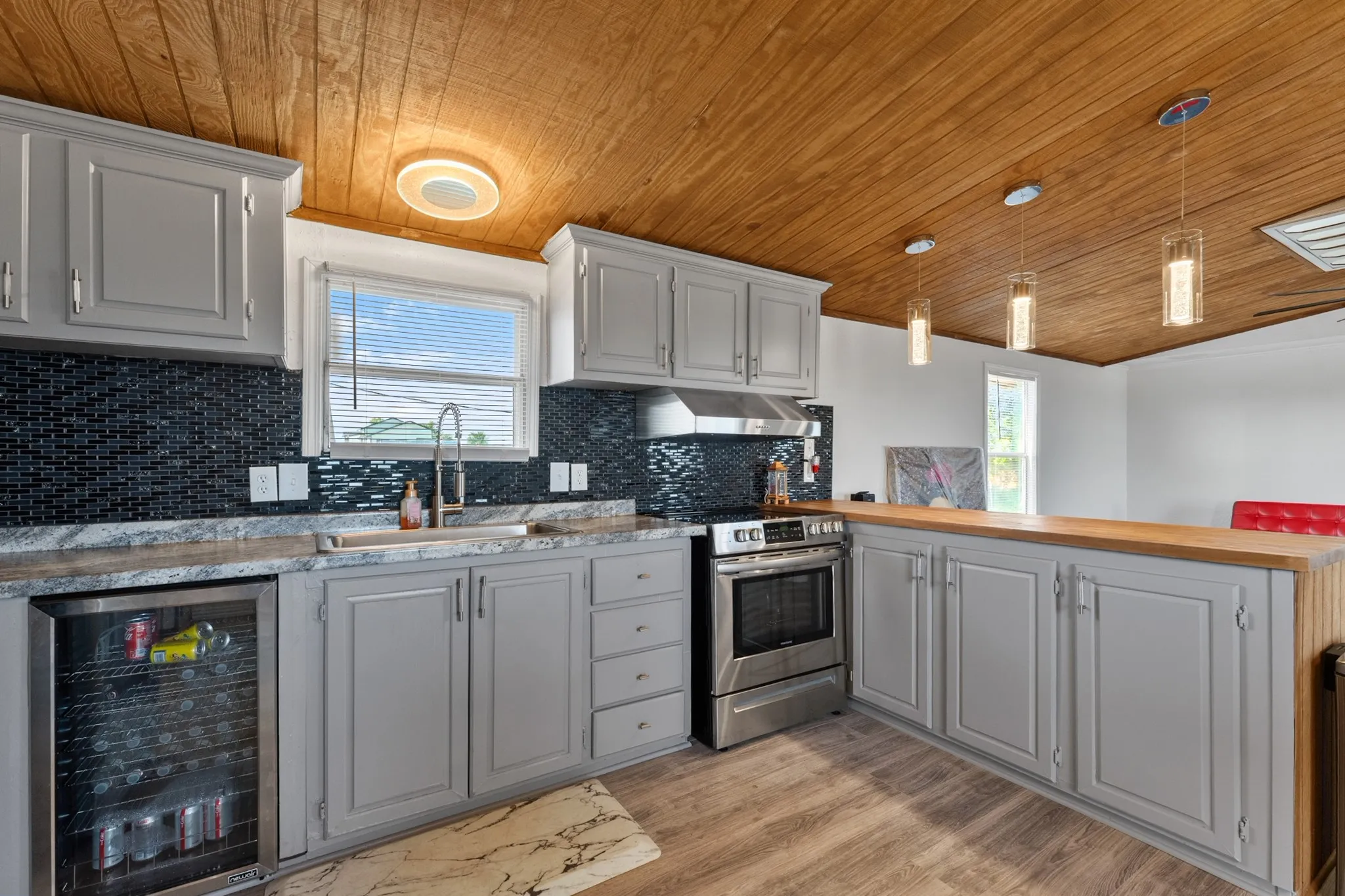 Mobile Home For Sale in Hunt County , 5634 County Road 1094, Celeste, Texas 75423, 2 Bedroom, 2 Bathroom, Garage spaces, 1,178 Sqft, built in 1995, Price $465,000, mls#21361746, Real Estate Agent in Celeste, Homes For Sale in Hunt county, Homes For Sale in Celeste, Realtor in Celeste Texas, Real Estate Brokerage Independent Realty Texas, Luminita Cordes Realtor