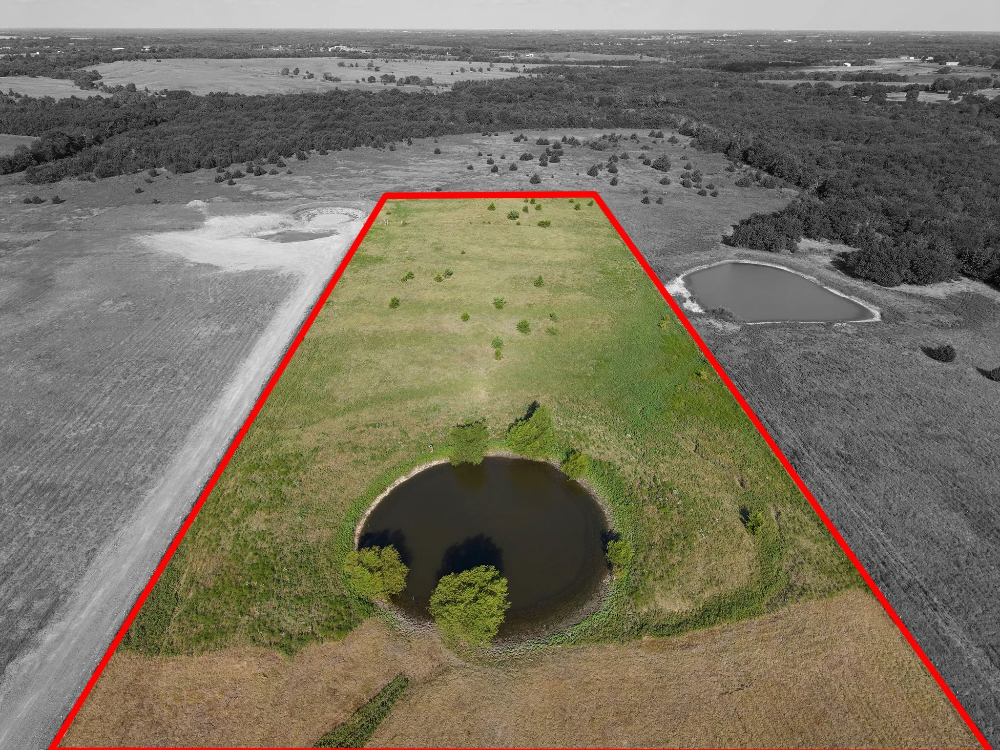 Mobile Home For Sale in Hunt County , 5634 County Road 1094, Celeste, Texas 75423, 2 Bedroom, 2 Bathroom, Garage spaces, 1,178 Sqft, built in 1995, Price $465,000, mls#21361746, Real Estate Agent in Celeste, Homes For Sale in Hunt county, Homes For Sale in Celeste, Realtor in Celeste Texas, Real Estate Brokerage Independent Realty Texas, Luminita Cordes Realtor