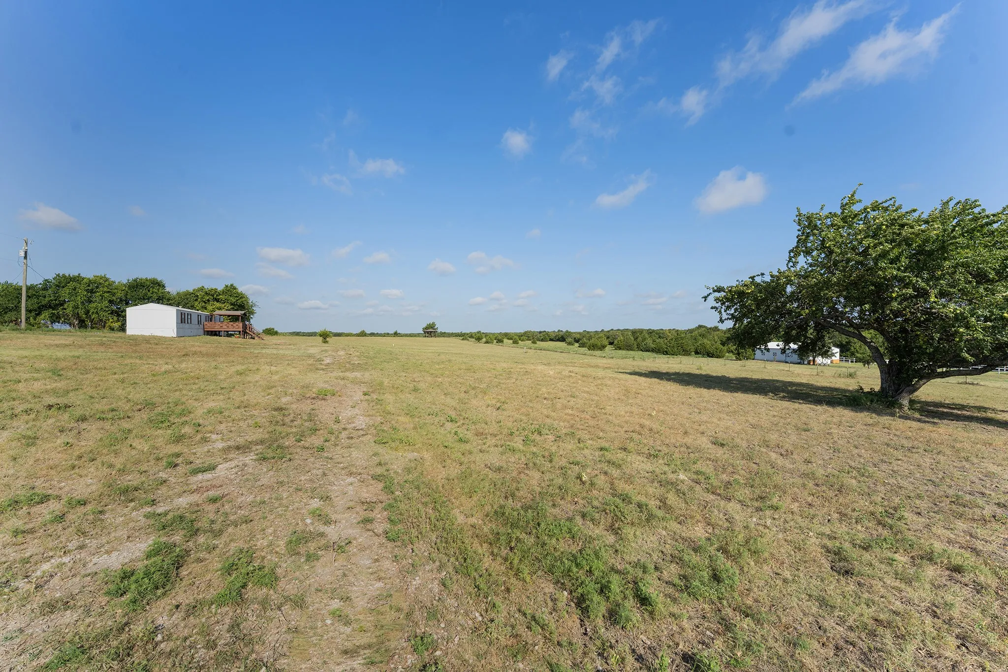 Mobile Home For Sale in Hunt County , 5634 County Road 1094, Celeste, Texas 75423, 2 Bedroom, 2 Bathroom, Garage spaces, 1,178 Sqft, built in 1995, Price $465,000, mls#21361746, Real Estate Agent in Celeste, Homes For Sale in Hunt county, Homes For Sale in Celeste, Realtor in Celeste Texas, Real Estate Brokerage Independent Realty Texas, Luminita Cordes Realtor
