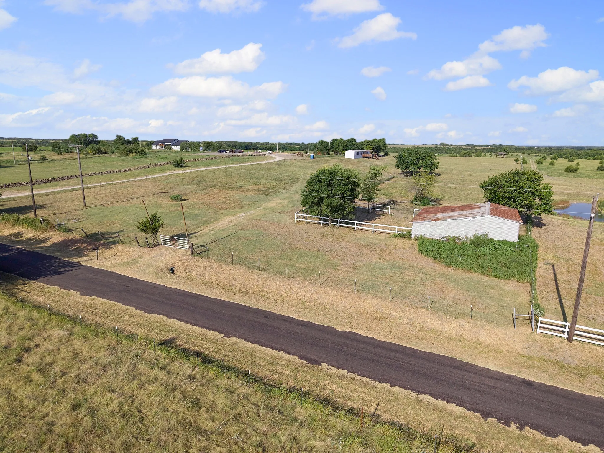Mobile Home For Sale in Hunt County , 5634 County Road 1094, Celeste, Texas 75423, 2 Bedroom, 2 Bathroom, Garage spaces, 1,178 Sqft, built in 1995, Price $465,000, mls#21361746, Real Estate Agent in Celeste, Homes For Sale in Hunt county, Homes For Sale in Celeste, Realtor in Celeste Texas, Real Estate Brokerage Independent Realty Texas, Luminita Cordes Realtor