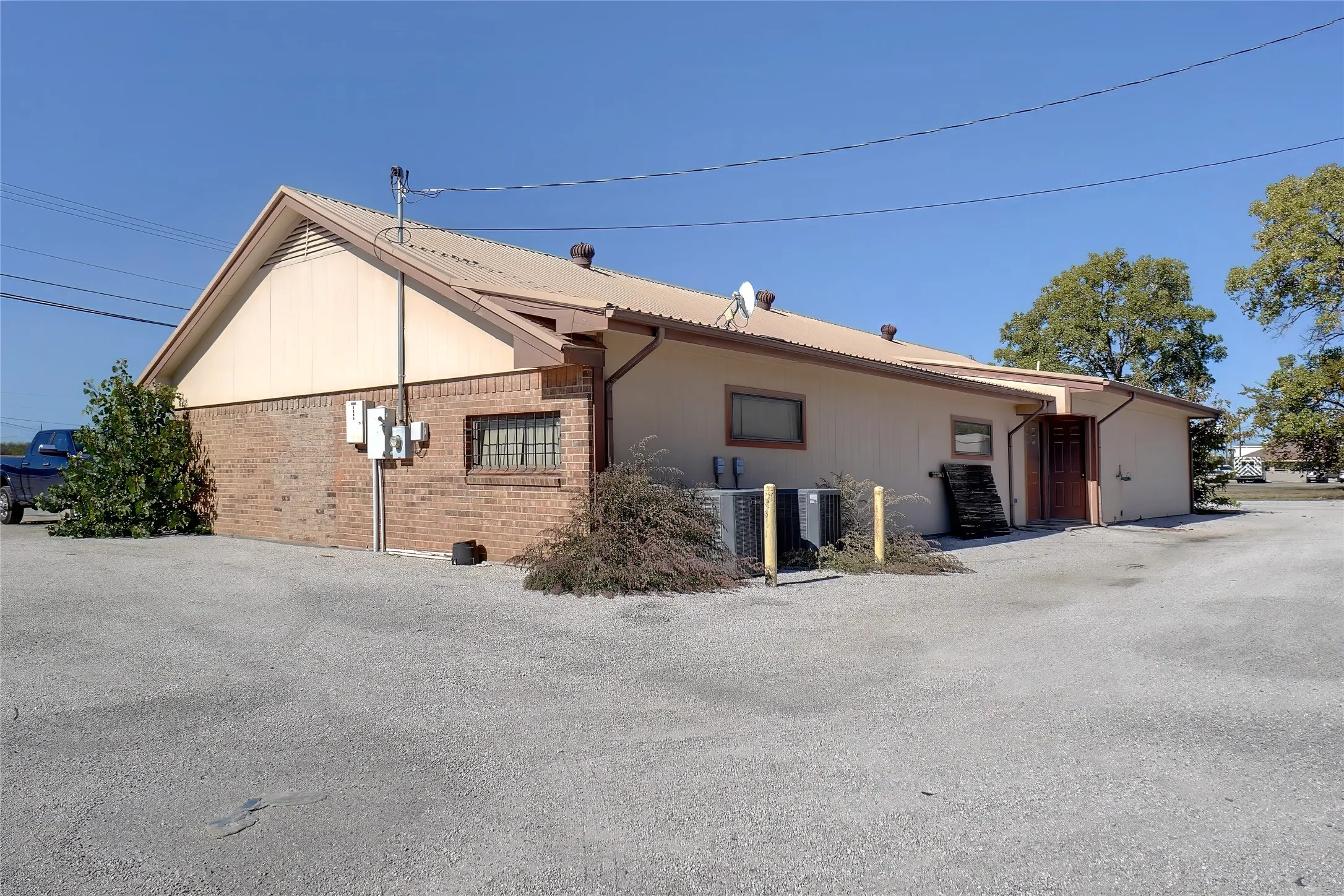 Business For Sale in Wise County , 1804 Chico Highway, Bridgeport, Texas 76426, 0, 0, Garage spaces, 0 Sqft, built in 1965, Price $325,000, mls#21362653, Real Estate Agent in Bridgeport, Homes For Sale in Wise county, Homes For Sale in Bridgeport, Realtor in Bridgeport Texas, Real Estate Brokerage Independent Realty Texas, Luminita Cordes Realtor