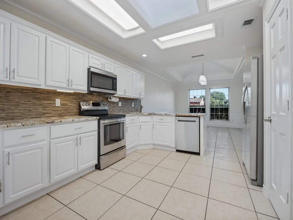 Single Family Residence For Sale in Collin County , 3405 Ashington Lane, Plano, Texas 75023, 3 Bedroom, 2 Bathroom, 2 Garage spaces, 2,255 Sqft, built in 1983, mls#21354893, Real Estate Agent in Plano, Homes For Sale in Collin county, Homes For Sale in Plano, Realtor in Plano Texas, Real Estate Brokerage Independent Realty Texas, Luminita Cordes Realtor