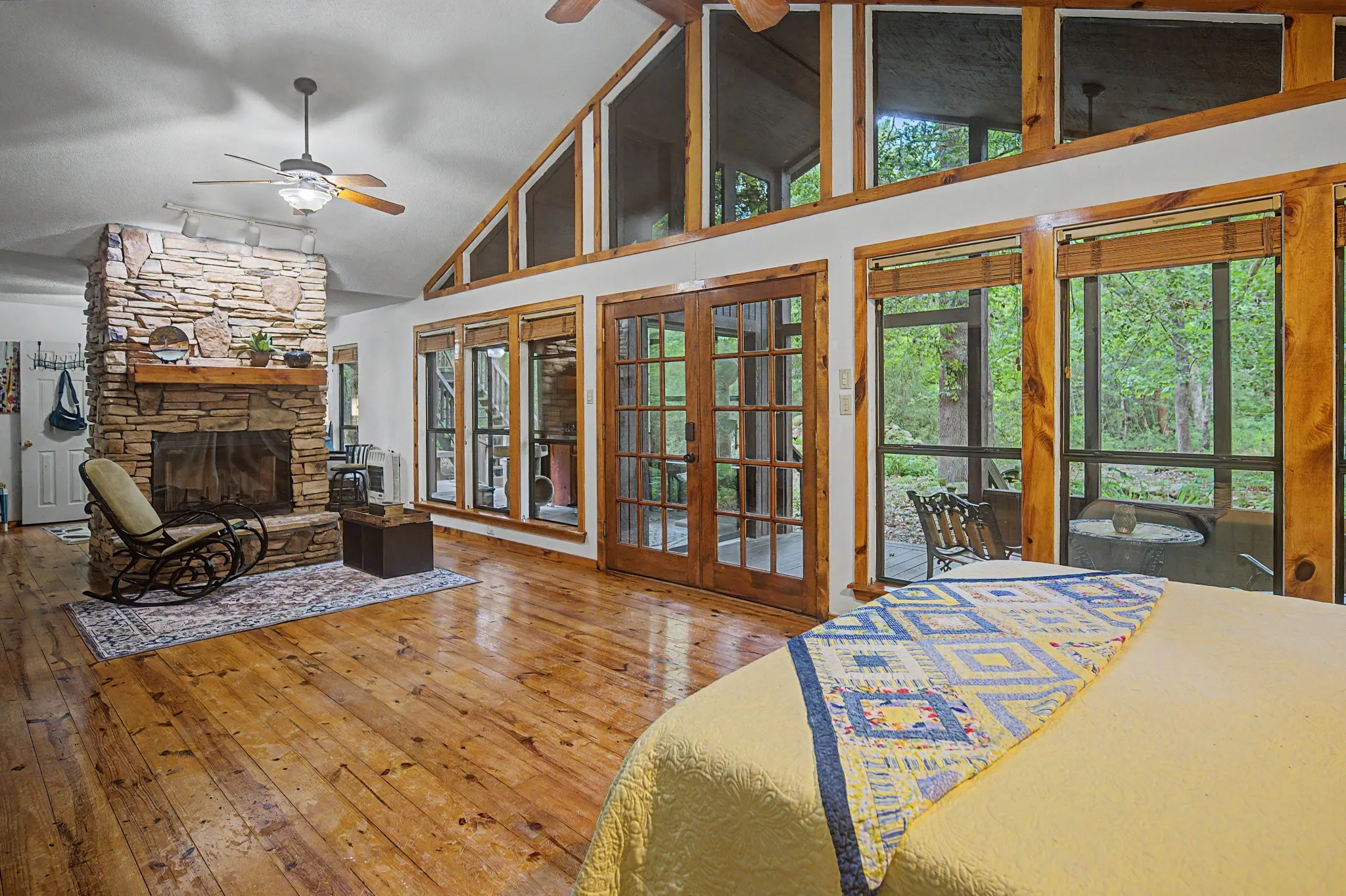 Single Family Residence For Sale in Wood County , 209 Woodfern Glen, Holly Lake Ranch, Texas 75765, 4 Bedroom, 5 Bathroom, 2 Garage spaces, 2,734 Sqft, built in 1996, mls#21355604, Real Estate Agent in Holly Lake Ranch, Homes For Sale in Wood county, Homes For Sale in Holly Lake Ranch, Realtor in Holly Lake Ranch Texas, Real Estate Brokerage Independent Realty Texas, Luminita Cordes Realtor