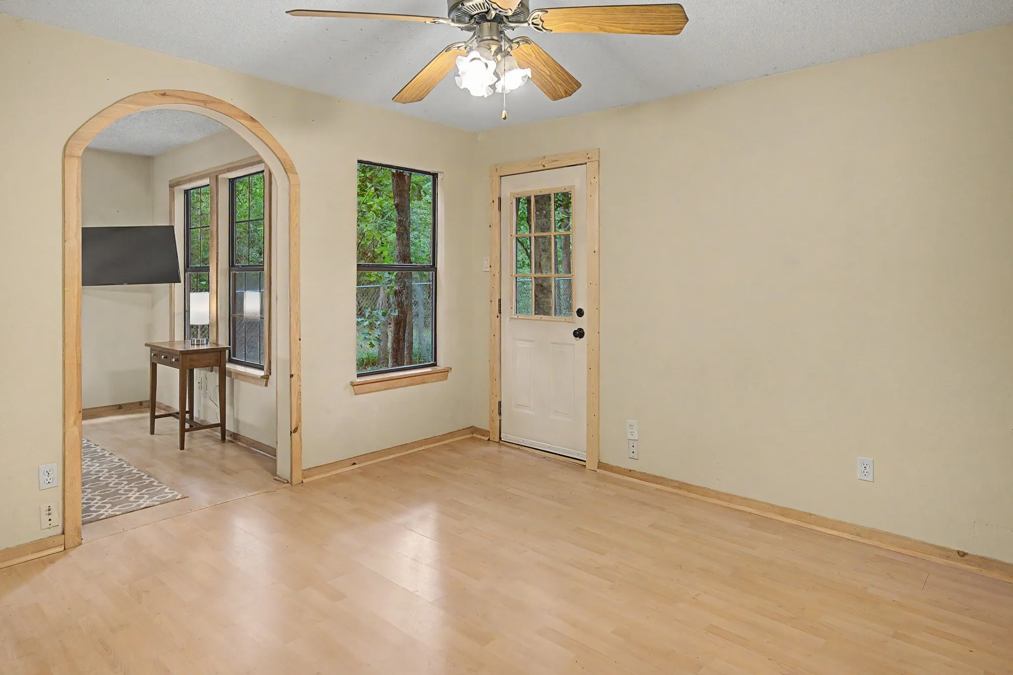 Single Family Residence For Sale in Wood County , 209 Woodfern Glen, Holly Lake Ranch, Texas 75765, 4 Bedroom, 5 Bathroom, 2 Garage spaces, 2,734 Sqft, built in 1996, mls#21355604, Real Estate Agent in Holly Lake Ranch, Homes For Sale in Wood county, Homes For Sale in Holly Lake Ranch, Realtor in Holly Lake Ranch Texas, Real Estate Brokerage Independent Realty Texas, Luminita Cordes Realtor