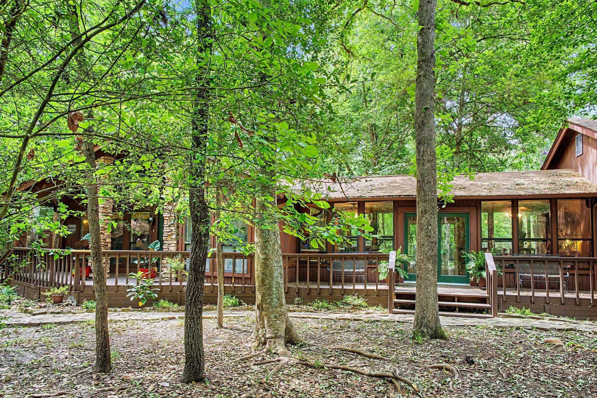Single Family Residence For Sale in Wood County , 209 Woodfern Glen, Holly Lake Ranch, Texas 75765, 4 Bedroom, 5 Bathroom, 2 Garage spaces, 2,734 Sqft, built in 1996, mls#21355604, Real Estate Agent in Holly Lake Ranch, Homes For Sale in Wood county, Homes For Sale in Holly Lake Ranch, Realtor in Holly Lake Ranch Texas, Real Estate Brokerage Independent Realty Texas, Luminita Cordes Realtor