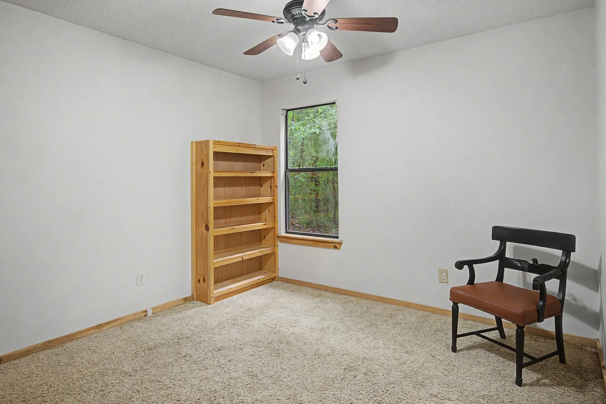 Single Family Residence For Sale in Wood County , 209 Woodfern Glen, Holly Lake Ranch, Texas 75765, 4 Bedroom, 5 Bathroom, 2 Garage spaces, 2,734 Sqft, built in 1996, mls#21355604, Real Estate Agent in Holly Lake Ranch, Homes For Sale in Wood county, Homes For Sale in Holly Lake Ranch, Realtor in Holly Lake Ranch Texas, Real Estate Brokerage Independent Realty Texas, Luminita Cordes Realtor