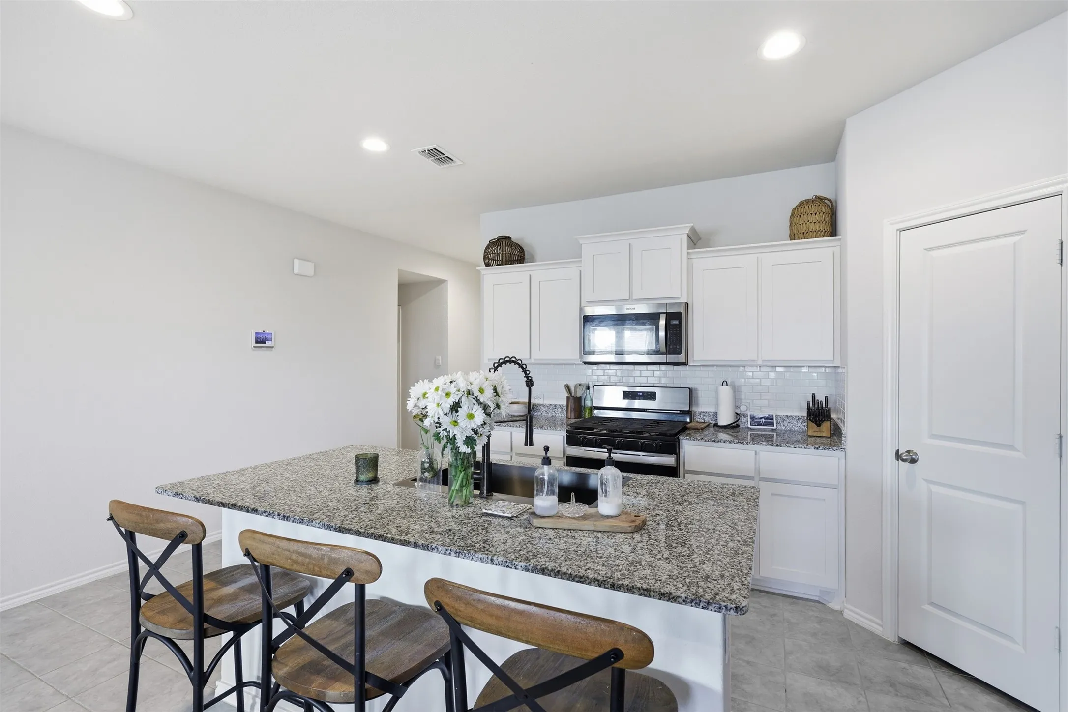 Single Family Residence For Sale in Denton County , 613 Whitecomb Lane, Justin, Texas 76247, 4 Bedroom, 2 Bathroom, 2 Garage spaces, 1,728 Sqft, built in 2023, mls#21362665, Real Estate Agent in Justin, Homes For Sale in Denton county, Homes For Sale in Justin, Realtor in Justin Texas, Real Estate Brokerage Independent Realty Texas, Luminita Cordes Realtor