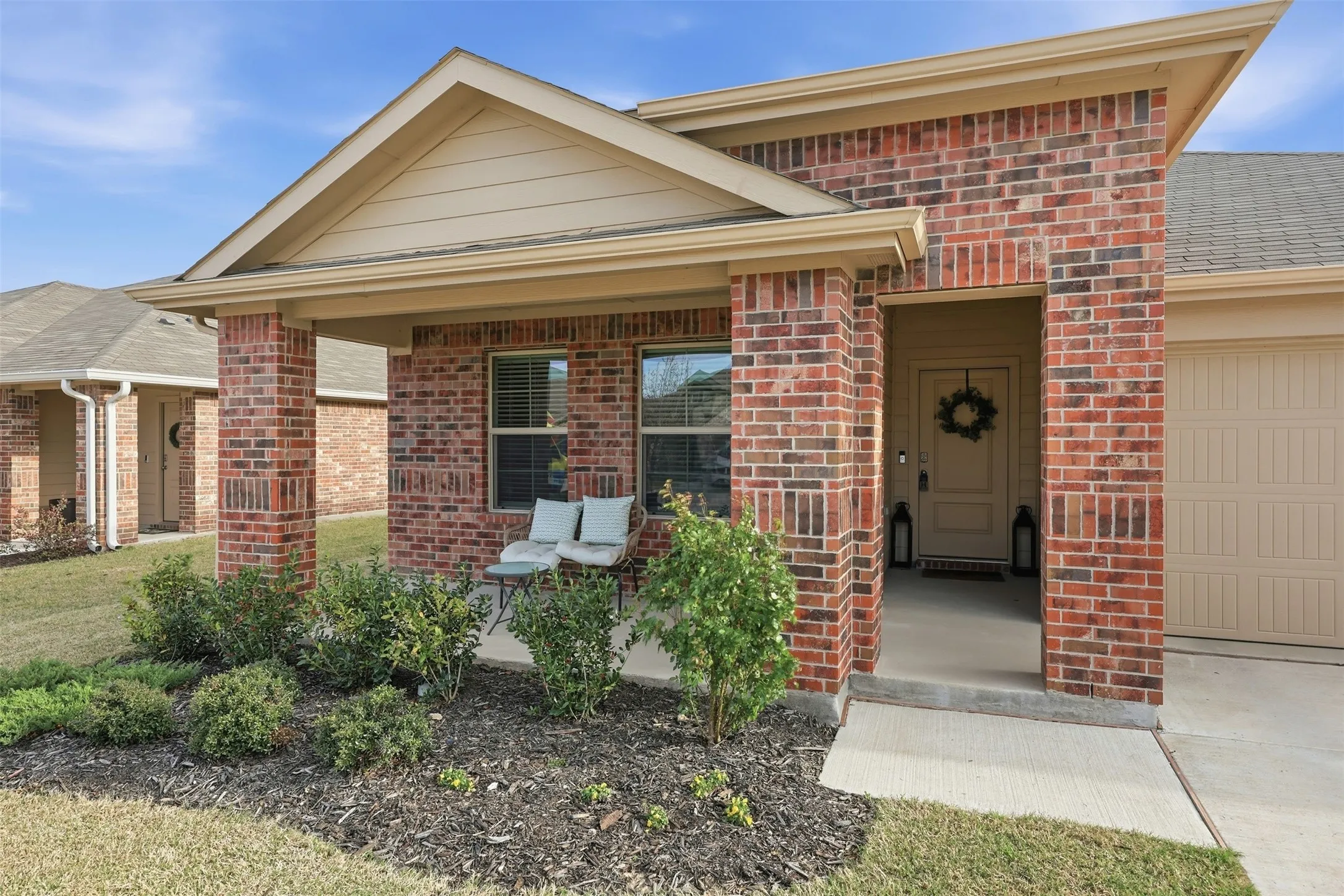 Single Family Residence For Sale in Denton County , 613 Whitecomb Lane, Justin, Texas 76247, 4 Bedroom, 2 Bathroom, 2 Garage spaces, 1,728 Sqft, built in 2023, mls#21362665, Real Estate Agent in Justin, Homes For Sale in Denton county, Homes For Sale in Justin, Realtor in Justin Texas, Real Estate Brokerage Independent Realty Texas, Luminita Cordes Realtor