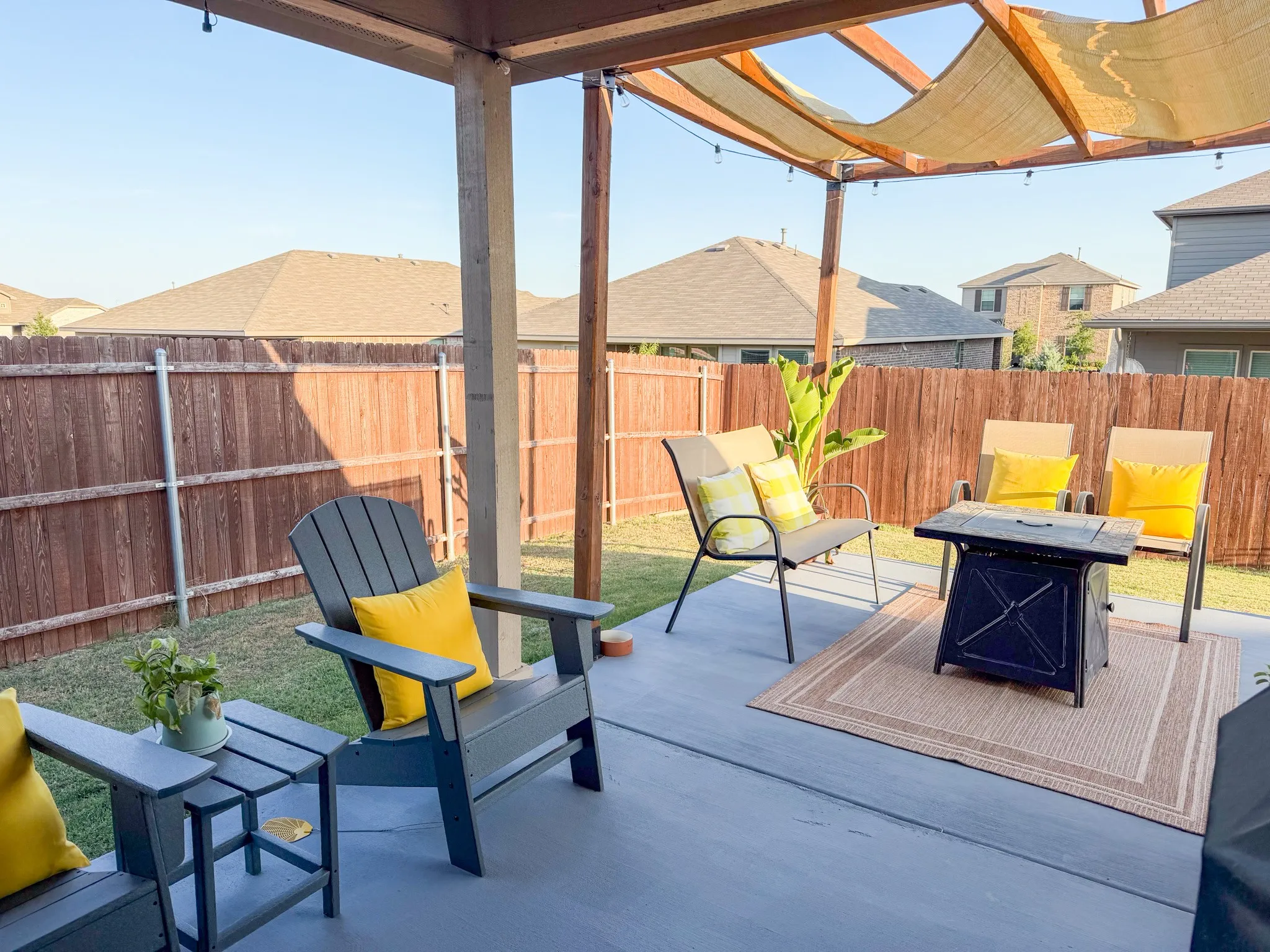 Single Family Residence For Sale in Denton County , 613 Whitecomb Lane, Justin, Texas 76247, 4 Bedroom, 2 Bathroom, 2 Garage spaces, 1,728 Sqft, built in 2023, mls#21362665, Real Estate Agent in Justin, Homes For Sale in Denton county, Homes For Sale in Justin, Realtor in Justin Texas, Real Estate Brokerage Independent Realty Texas, Luminita Cordes Realtor