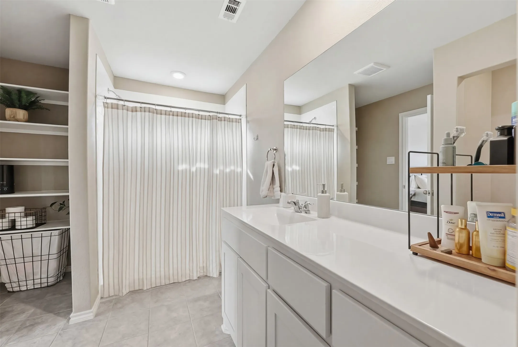 Single Family Residence For Sale in Denton County , 613 Whitecomb Lane, Justin, Texas 76247, 4 Bedroom, 2 Bathroom, 2 Garage spaces, 1,728 Sqft, built in 2023, mls#21362665, Real Estate Agent in Justin, Homes For Sale in Denton county, Homes For Sale in Justin, Realtor in Justin Texas, Real Estate Brokerage Independent Realty Texas, Luminita Cordes Realtor