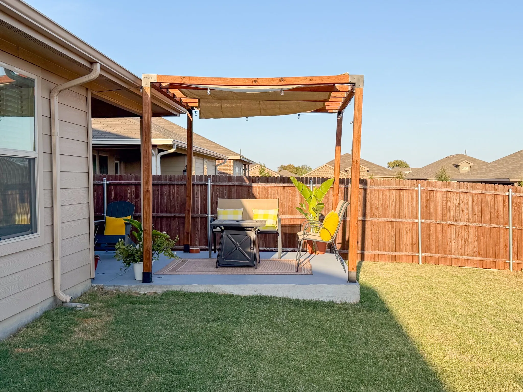 Single Family Residence For Sale in Denton County , 613 Whitecomb Lane, Justin, Texas 76247, 4 Bedroom, 2 Bathroom, 2 Garage spaces, 1,728 Sqft, built in 2023, mls#21362665, Real Estate Agent in Justin, Homes For Sale in Denton county, Homes For Sale in Justin, Realtor in Justin Texas, Real Estate Brokerage Independent Realty Texas, Luminita Cordes Realtor