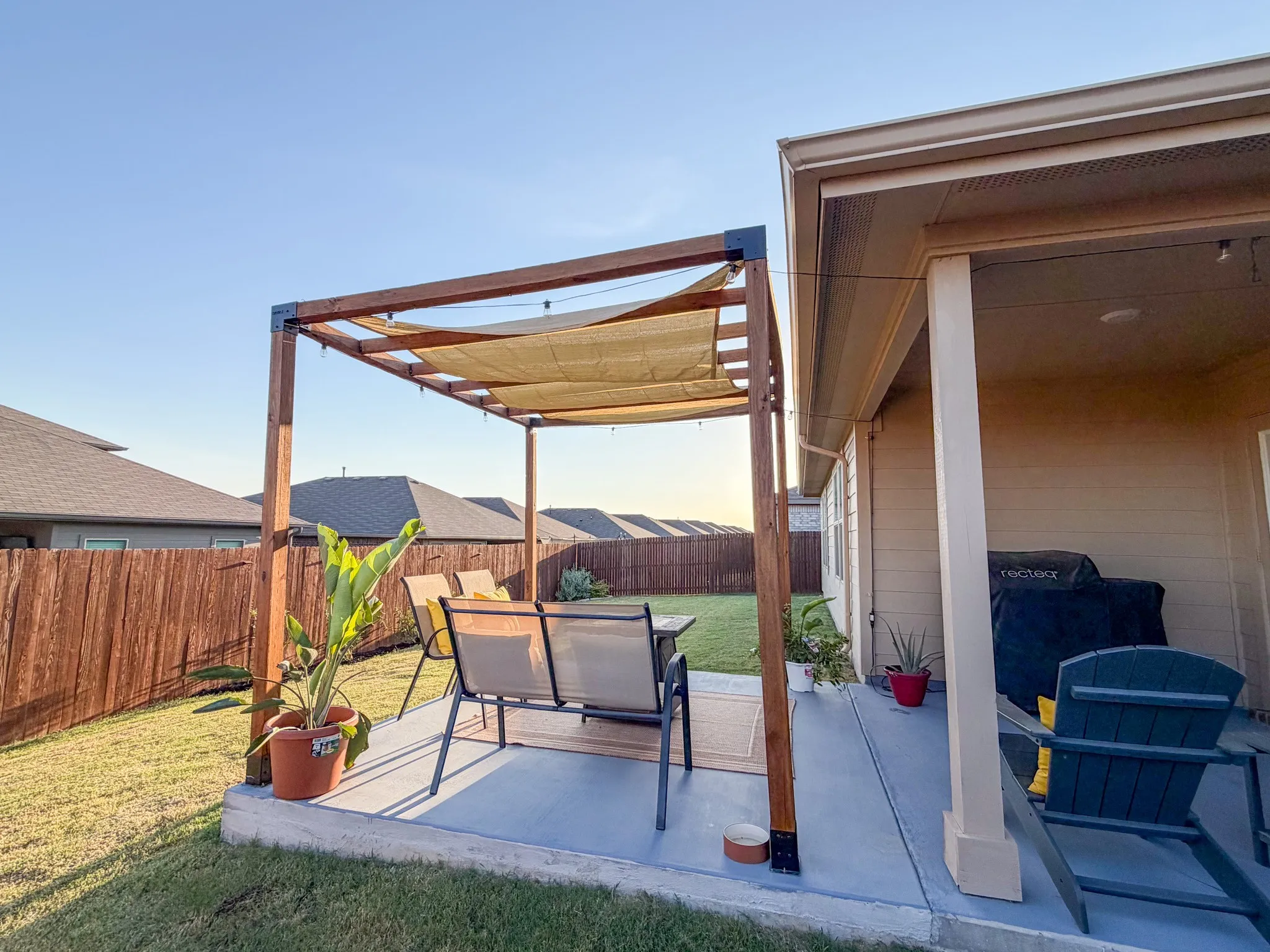 Single Family Residence For Sale in Denton County , 613 Whitecomb Lane, Justin, Texas 76247, 4 Bedroom, 2 Bathroom, 2 Garage spaces, 1,728 Sqft, built in 2023, mls#21362665, Real Estate Agent in Justin, Homes For Sale in Denton county, Homes For Sale in Justin, Realtor in Justin Texas, Real Estate Brokerage Independent Realty Texas, Luminita Cordes Realtor