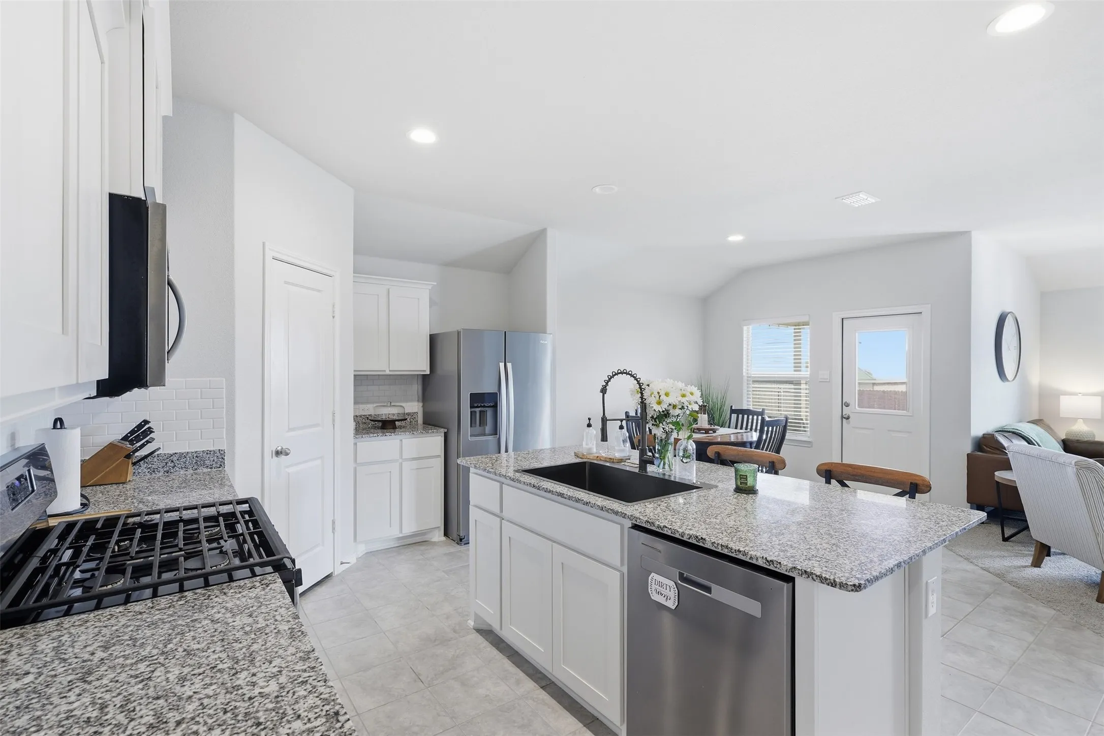 Single Family Residence For Sale in Denton County , 613 Whitecomb Lane, Justin, Texas 76247, 4 Bedroom, 2 Bathroom, 2 Garage spaces, 1,728 Sqft, built in 2023, mls#21362665, Real Estate Agent in Justin, Homes For Sale in Denton county, Homes For Sale in Justin, Realtor in Justin Texas, Real Estate Brokerage Independent Realty Texas, Luminita Cordes Realtor