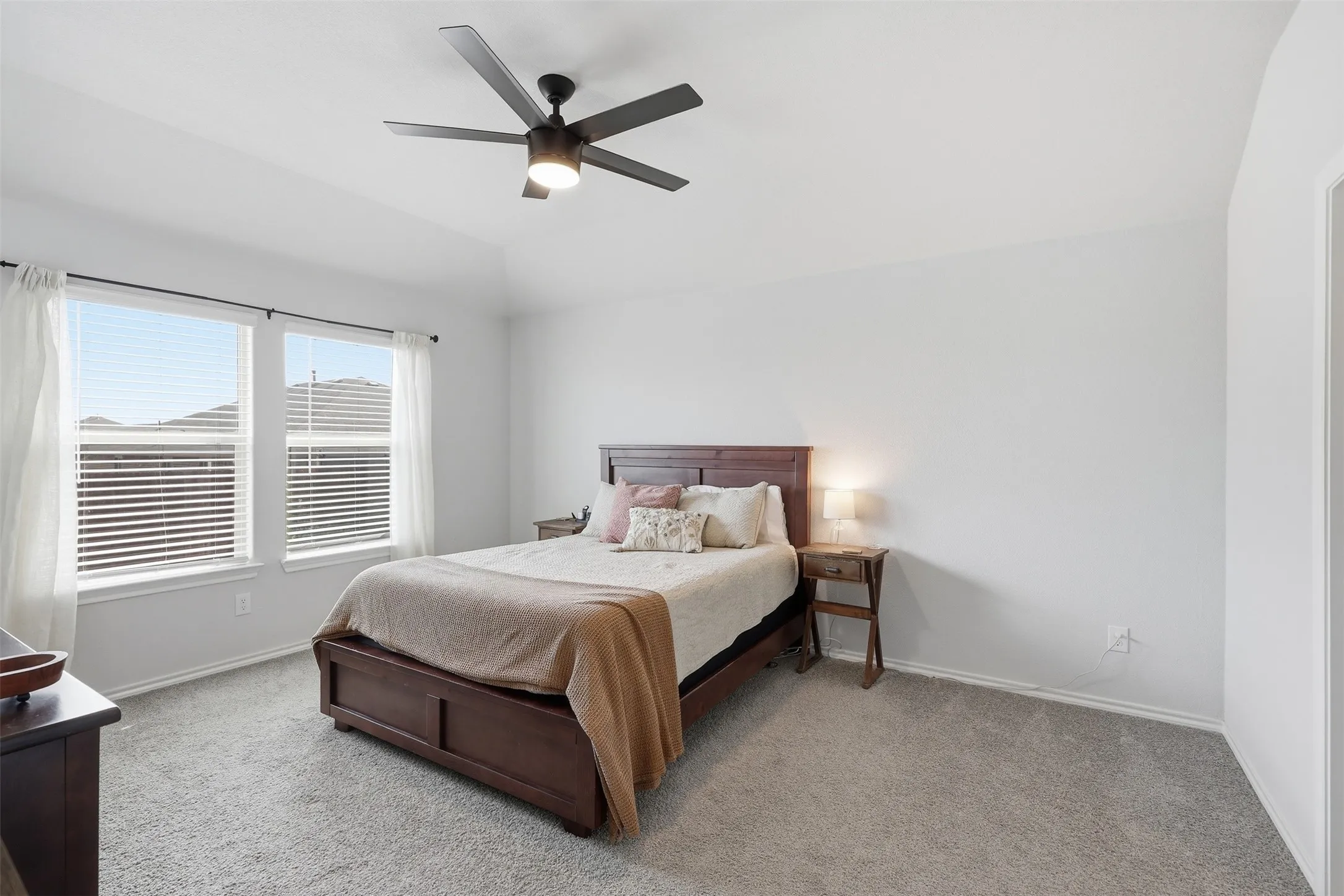 Single Family Residence For Sale in Denton County , 613 Whitecomb Lane, Justin, Texas 76247, 4 Bedroom, 2 Bathroom, 2 Garage spaces, 1,728 Sqft, built in 2023, mls#21362665, Real Estate Agent in Justin, Homes For Sale in Denton county, Homes For Sale in Justin, Realtor in Justin Texas, Real Estate Brokerage Independent Realty Texas, Luminita Cordes Realtor