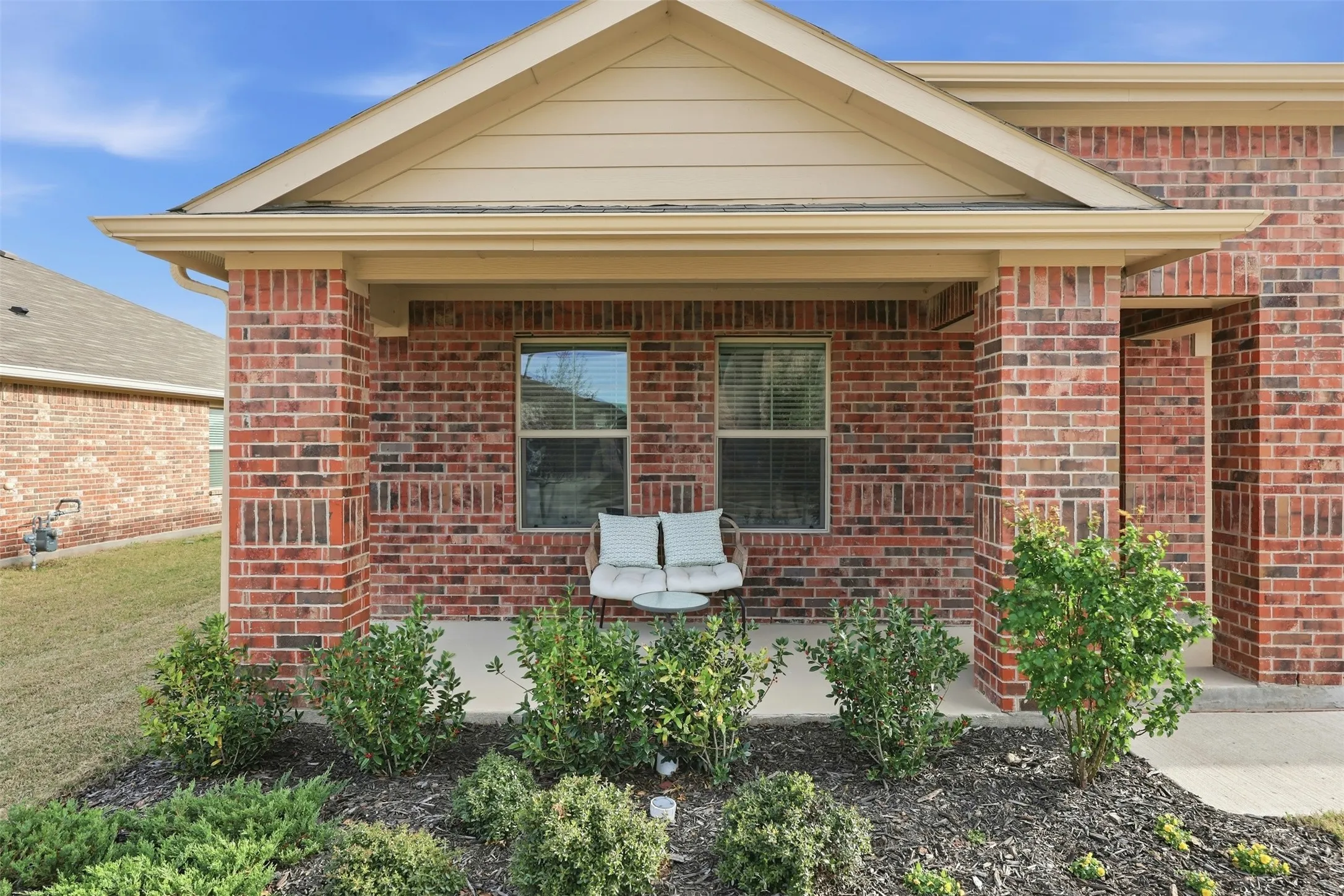 Single Family Residence For Sale in Denton County , 613 Whitecomb Lane, Justin, Texas 76247, 4 Bedroom, 2 Bathroom, 2 Garage spaces, 1,728 Sqft, built in 2023, mls#21362665, Real Estate Agent in Justin, Homes For Sale in Denton county, Homes For Sale in Justin, Realtor in Justin Texas, Real Estate Brokerage Independent Realty Texas, Luminita Cordes Realtor