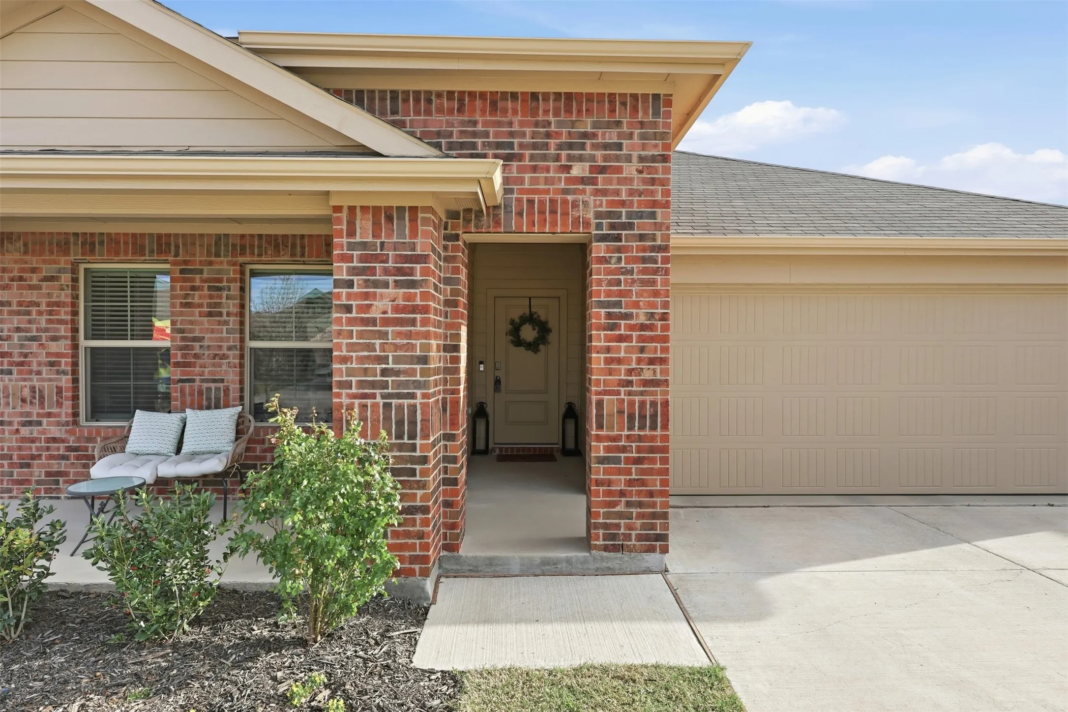 Single Family Residence For Sale in Denton County , 613 Whitecomb Lane, Justin, Texas 76247, 4 Bedroom, 2 Bathroom, 2 Garage spaces, 1,728 Sqft, built in 2023, mls#21362665, Real Estate Agent in Justin, Homes For Sale in Denton county, Homes For Sale in Justin, Realtor in Justin Texas, Real Estate Brokerage Independent Realty Texas, Luminita Cordes Realtor