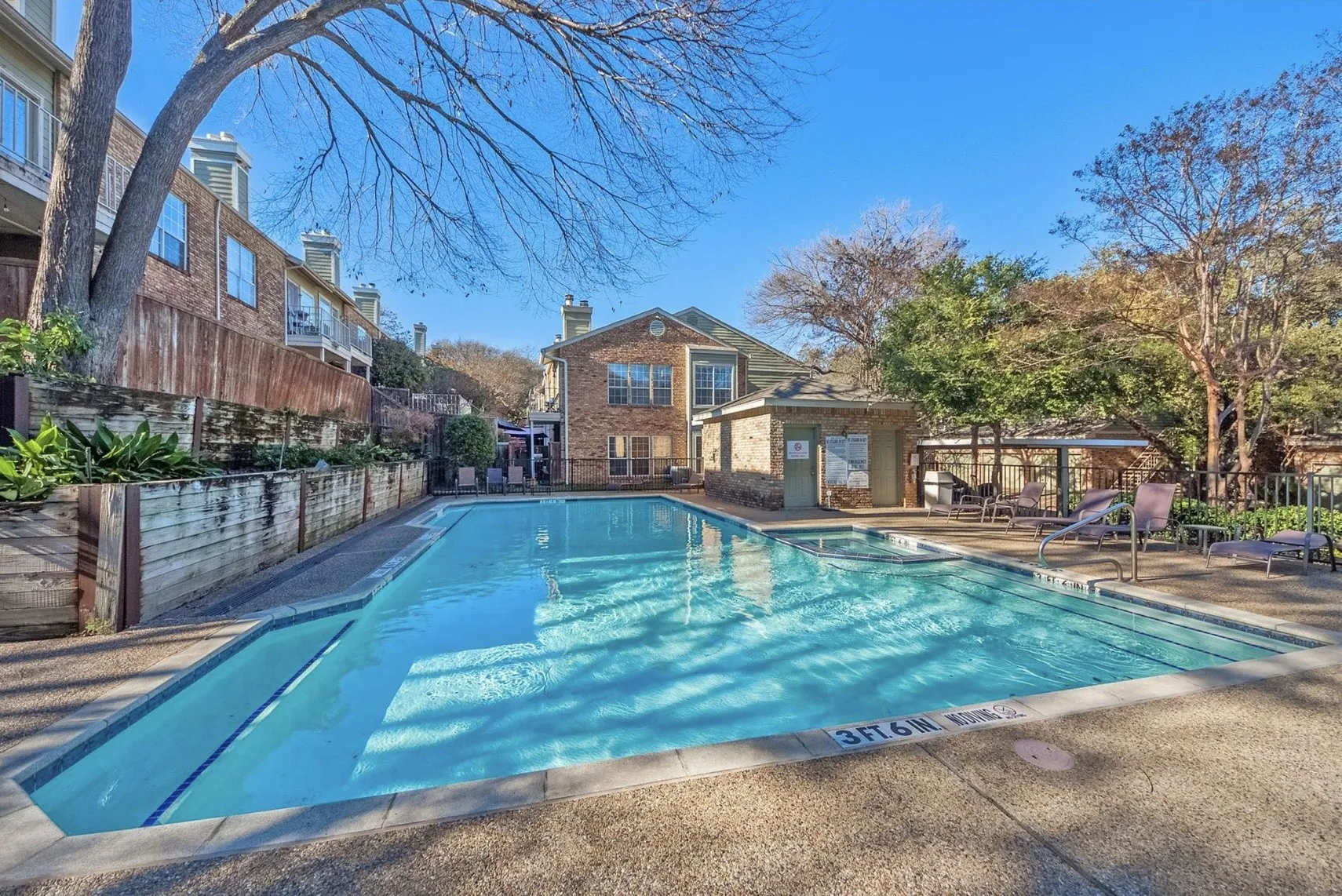 Condominium For Sale in Dallas County , 7151 Gaston 406, Dallas, Texas 75214, 2 Bedroom, 2 Bathroom, Garage spaces, 889 Sqft, built in 1984, mls#21342084, Real Estate Agent in Dallas, Homes For Sale in Dallas county, Homes For Sale in Dallas, Realtor in Dallas Texas, Real Estate Brokerage Independent Realty Texas, Luminita Cordes Realtor