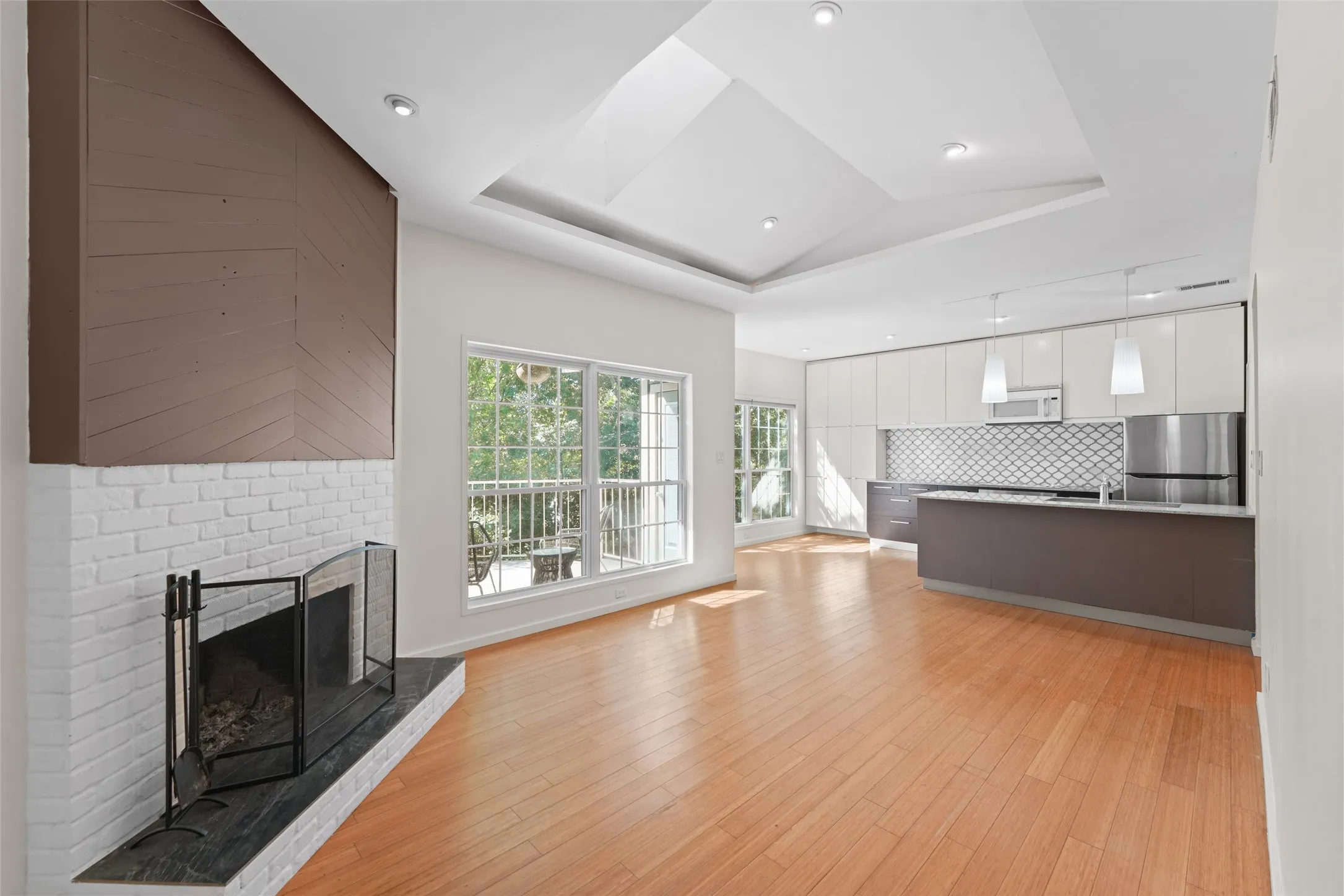 Condominium For Sale in Dallas County , 7151 Gaston 406, Dallas, Texas 75214, 2 Bedroom, 2 Bathroom, Garage spaces, 889 Sqft, built in 1984, mls#21342084, Real Estate Agent in Dallas, Homes For Sale in Dallas county, Homes For Sale in Dallas, Realtor in Dallas Texas, Real Estate Brokerage Independent Realty Texas, Luminita Cordes Realtor