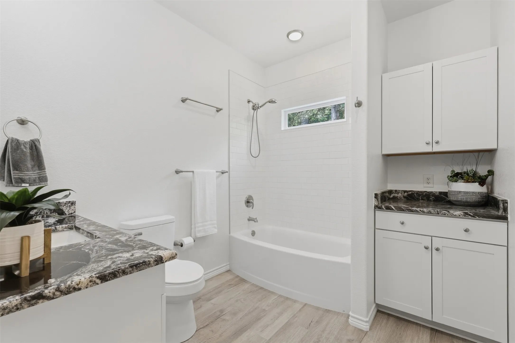 Single Family Residence For Sale in Franklin (TX) County , 733 King Arthur Ct, Scroggins, Texas 75480, 3 Bedroom, 2 Bathroom, 2 Garage spaces, 1,602 Sqft, built in 2024, mls#21272883, Real Estate Agent in Scroggins, Homes For Sale in Franklin (TX) county, Homes For Sale in Scroggins, Realtor in Scroggins Texas, Real Estate Brokerage Independent Realty Texas, Luminita Cordes Realtor