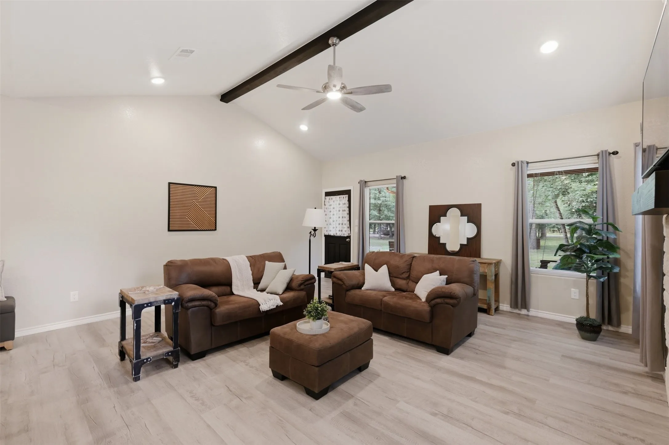 Single Family Residence For Sale in Franklin (TX) County , 733 King Arthur Ct, Scroggins, Texas 75480, 3 Bedroom, 2 Bathroom, 2 Garage spaces, 1,602 Sqft, built in 2024, mls#21272883, Real Estate Agent in Scroggins, Homes For Sale in Franklin (TX) county, Homes For Sale in Scroggins, Realtor in Scroggins Texas, Real Estate Brokerage Independent Realty Texas, Luminita Cordes Realtor
