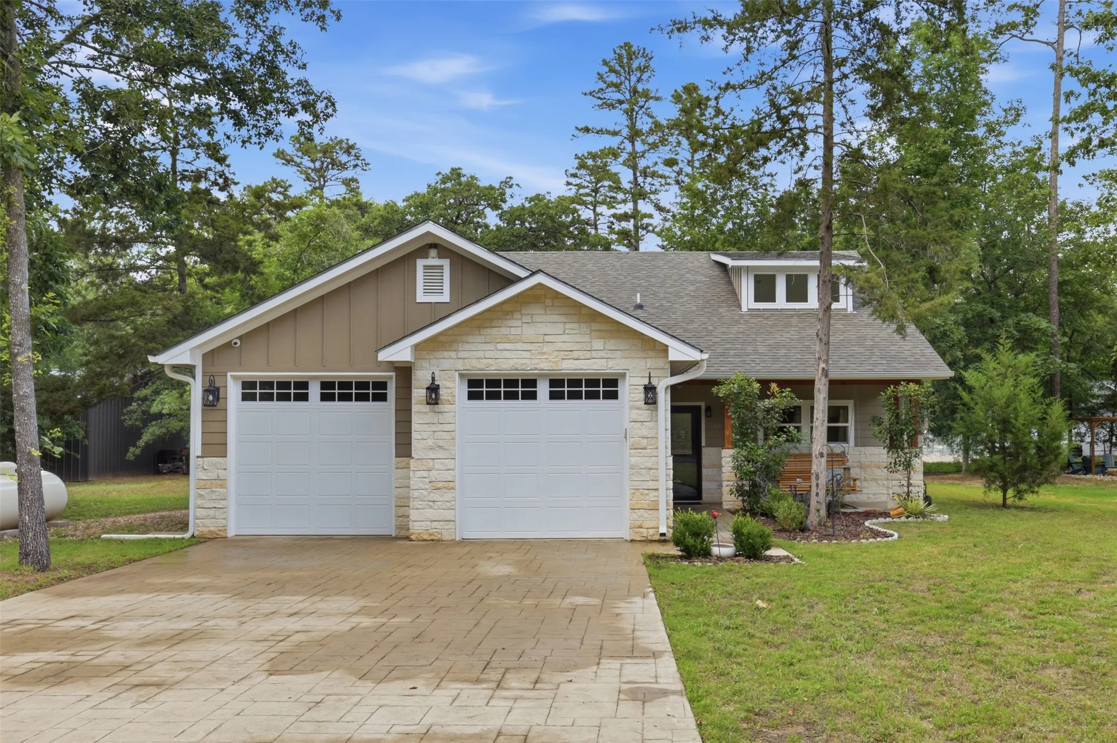 Single Family Residence For Sale in Franklin (TX) County , 733 King Arthur Ct, Scroggins, Texas 75480, 3 Bedroom, 2 Bathroom, 2 Garage spaces, 1,602 Sqft, built in 2024, mls#21272883, Real Estate Agent in Scroggins, Homes For Sale in Franklin (TX) county, Homes For Sale in Scroggins, Realtor in Scroggins Texas, Real Estate Brokerage Independent Realty Texas, Luminita Cordes Realtor